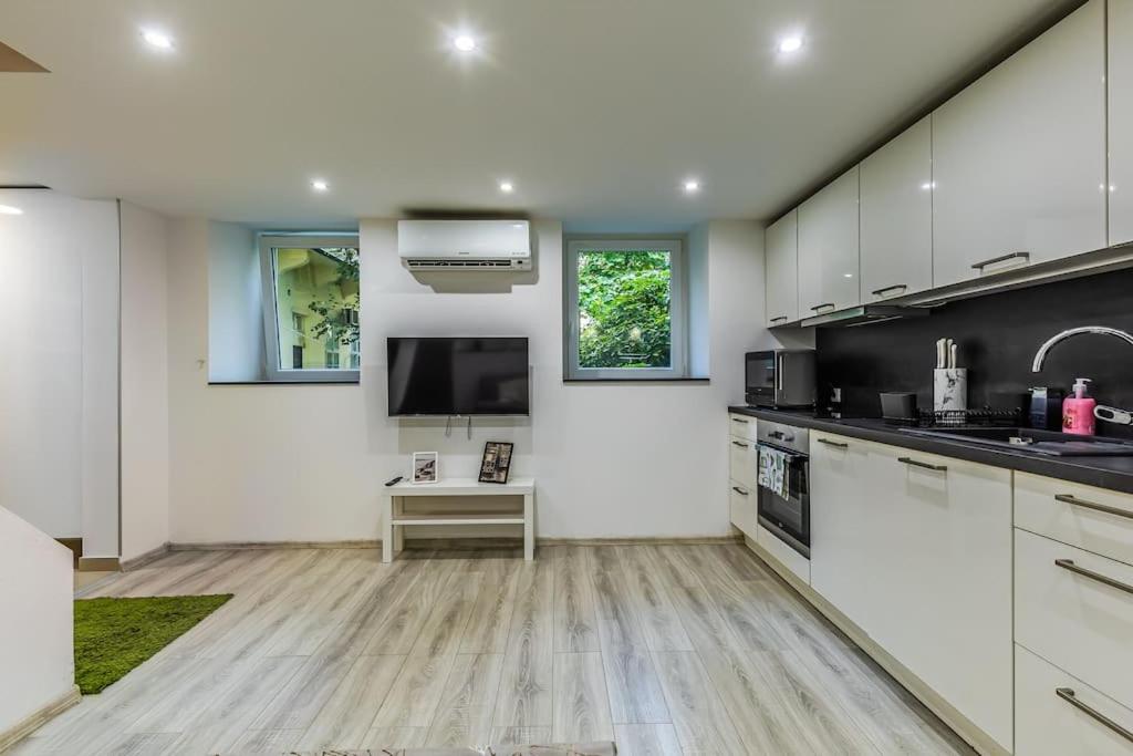 Venus Apartments - Broadway II