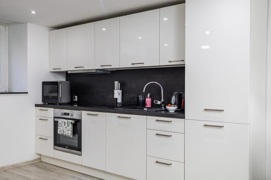Venus Apartments - Broadway II