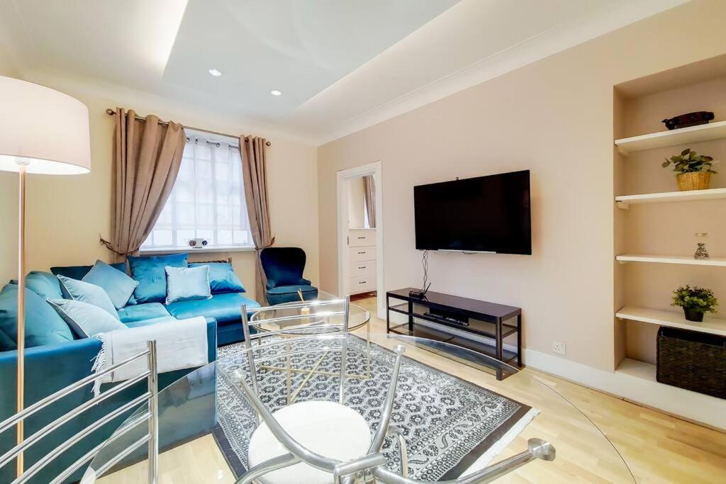 Marble Arch - Quebec Residence