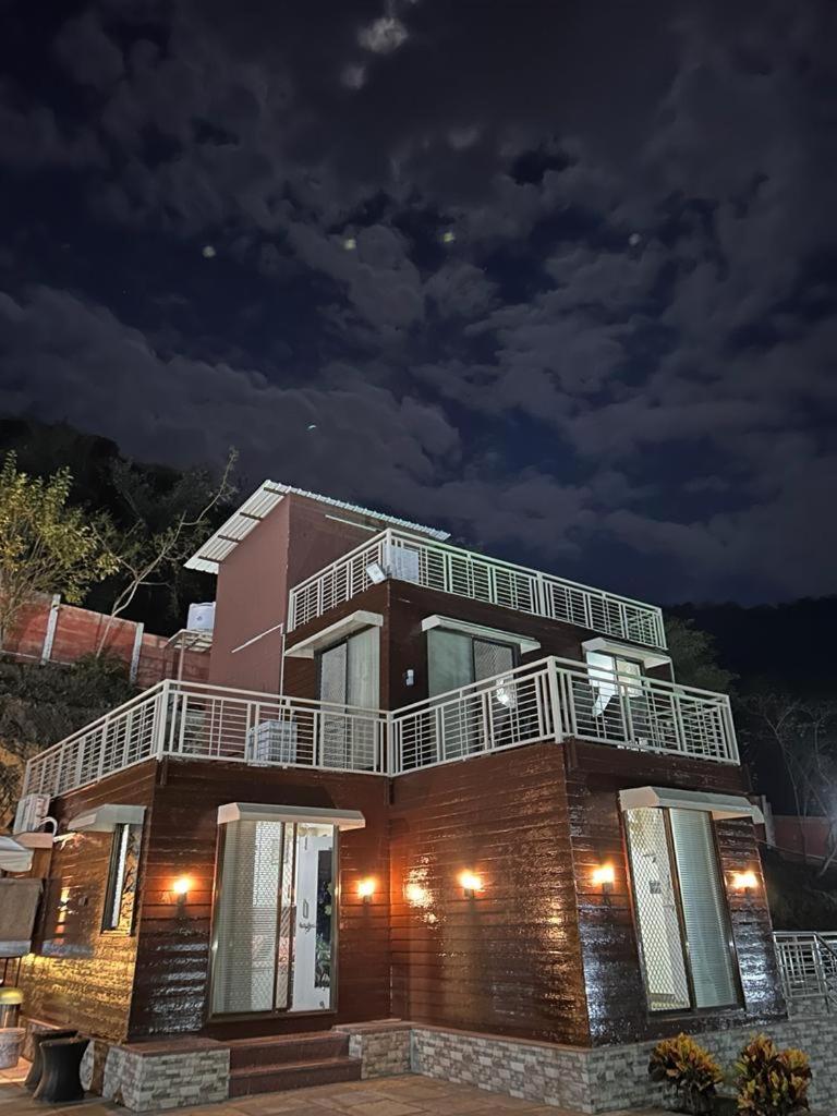 Skyview Villa Udaipur with private pool 4Bhk Villa view 4