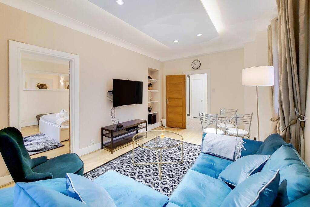 Marble Arch - Quebec Residence
