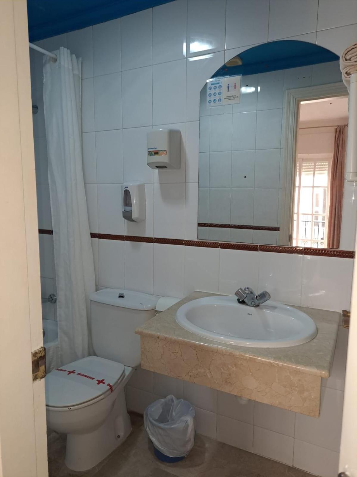 Hostal Montys