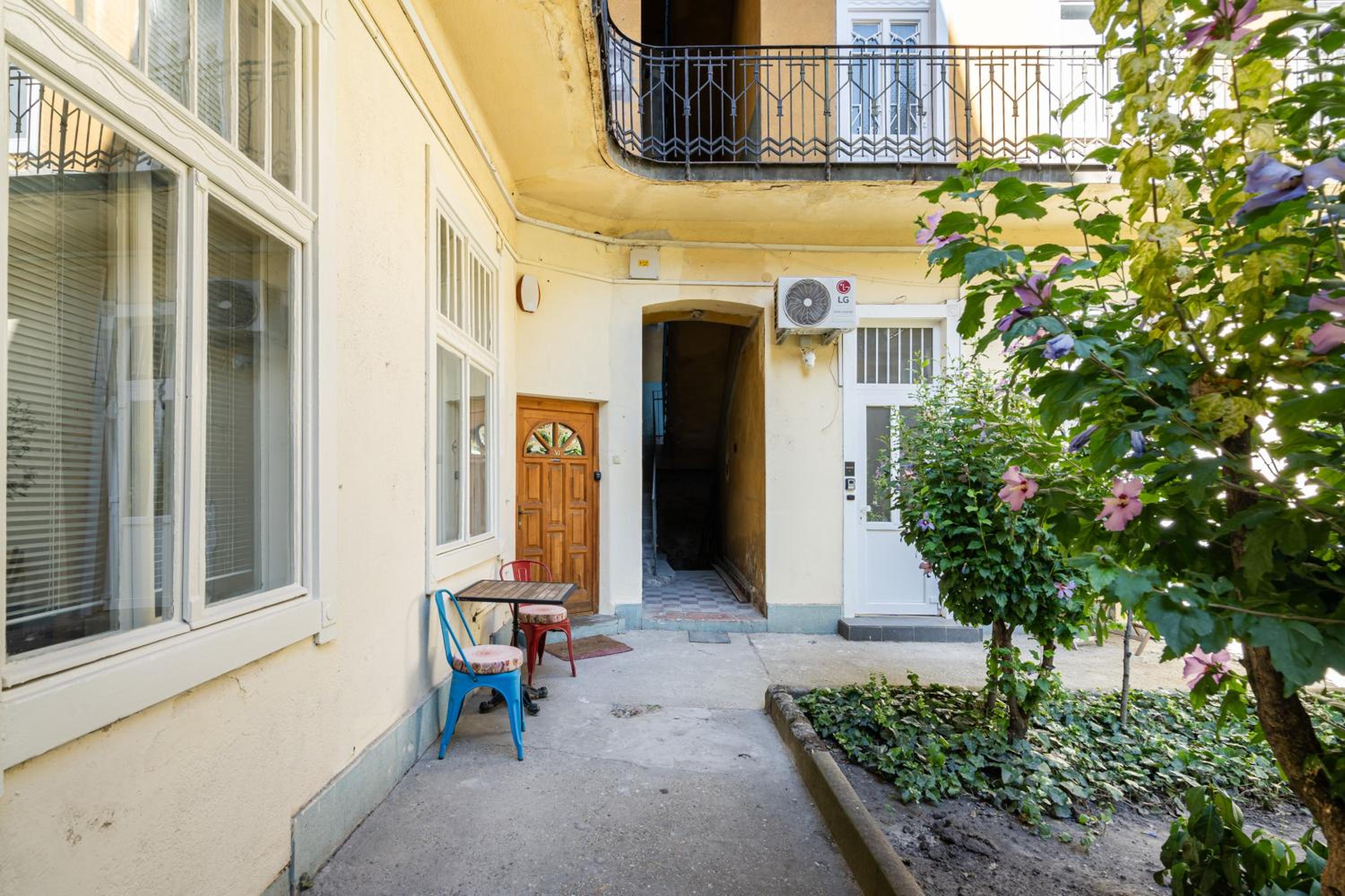 MODA Living Apartment
