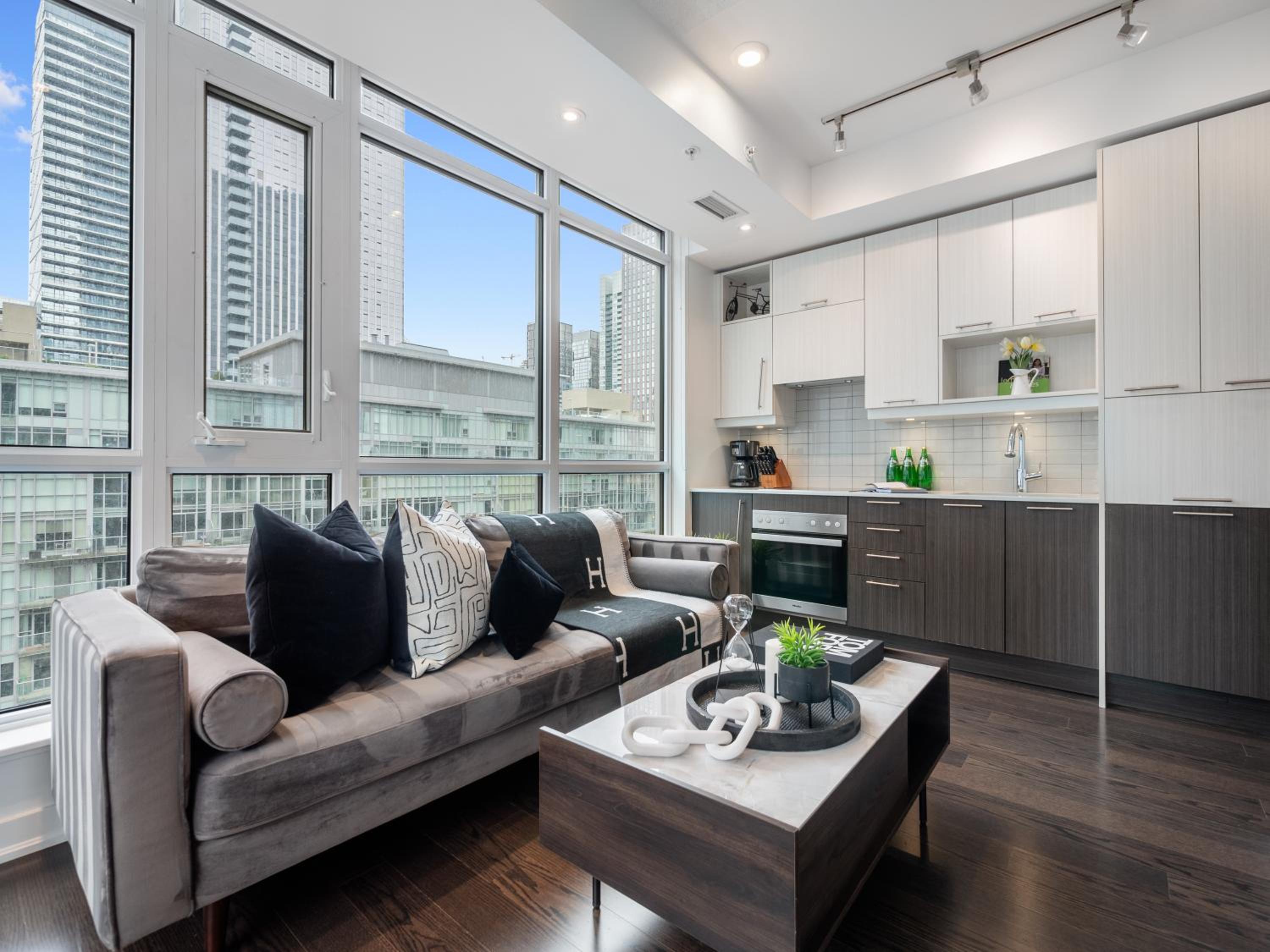 Presidential Two Bedroom Suite - Downtown Toronto