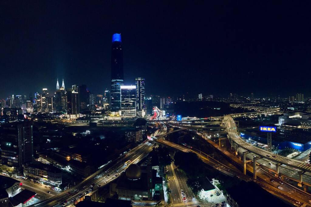 Kuala Lumpur - Serenity In The City by LuxSpace