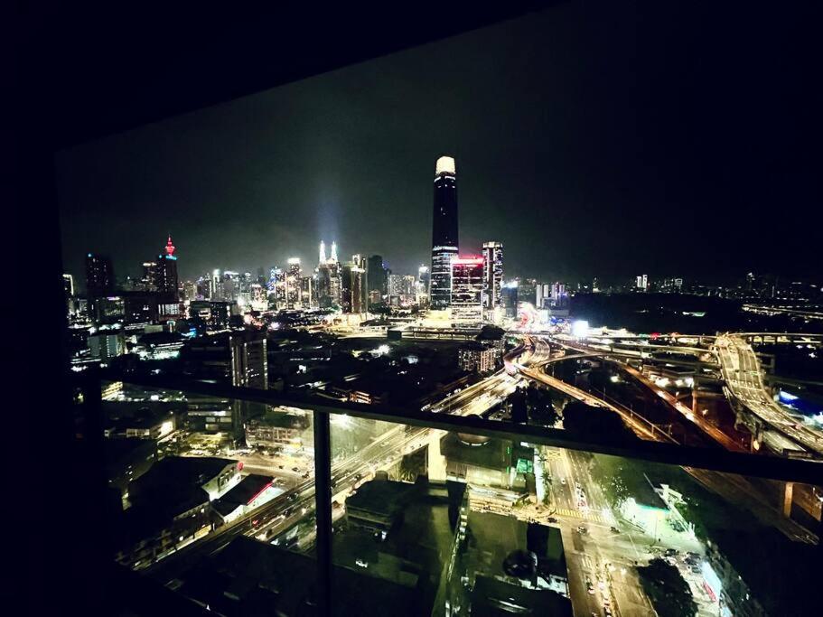 Kuala Lumpur - Serenity In The City by LuxSpace