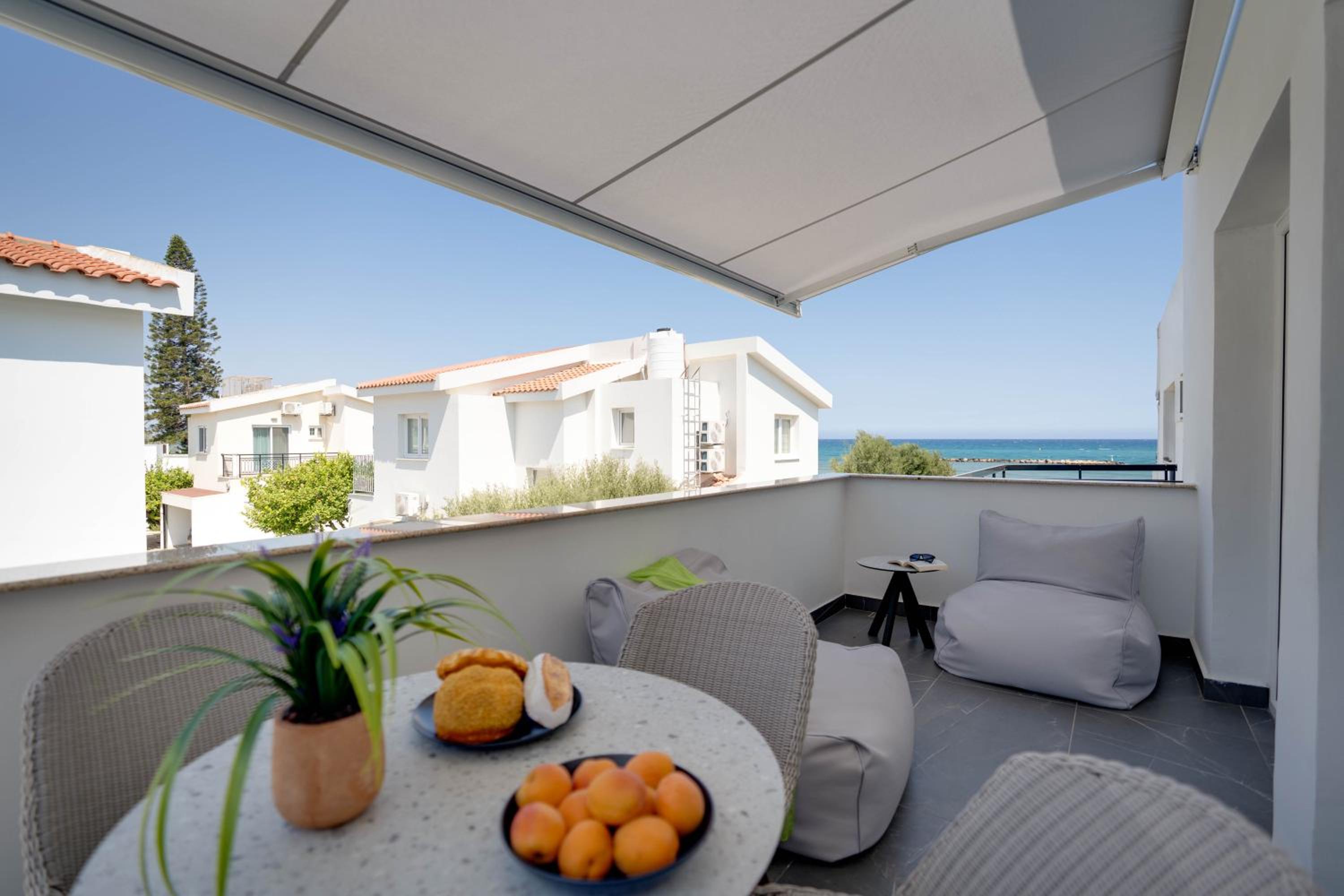Sea Front Luxury Apartment