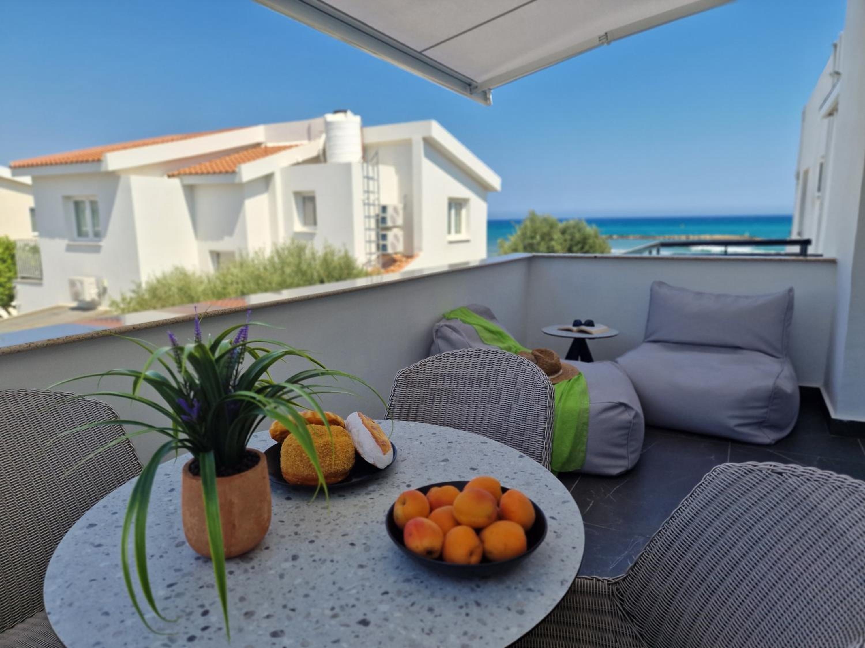 Sea Front Luxury Apartment