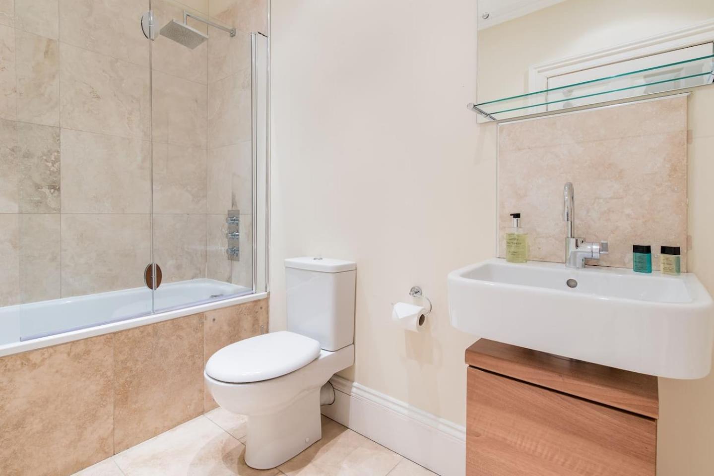Super Central - Georgian Double Upper Flat with Castle Views in New Town photo 3