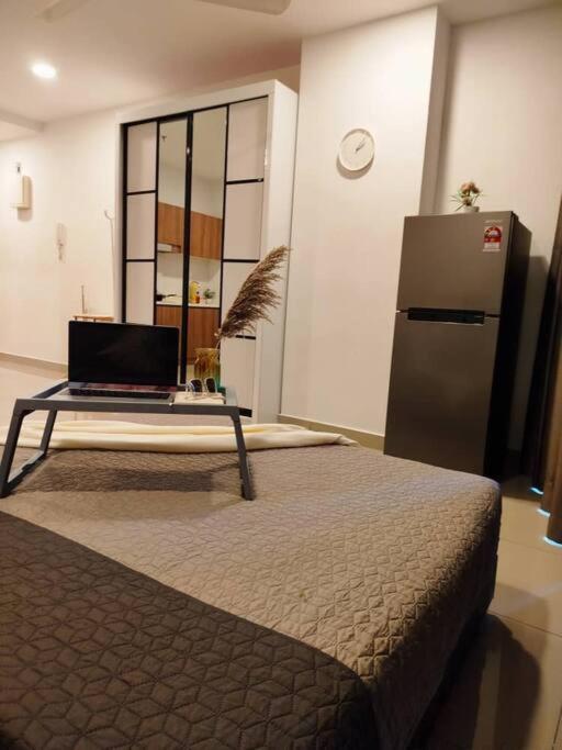 Cozy Haven Queen Studio Free Private Parking Netflix photo 1