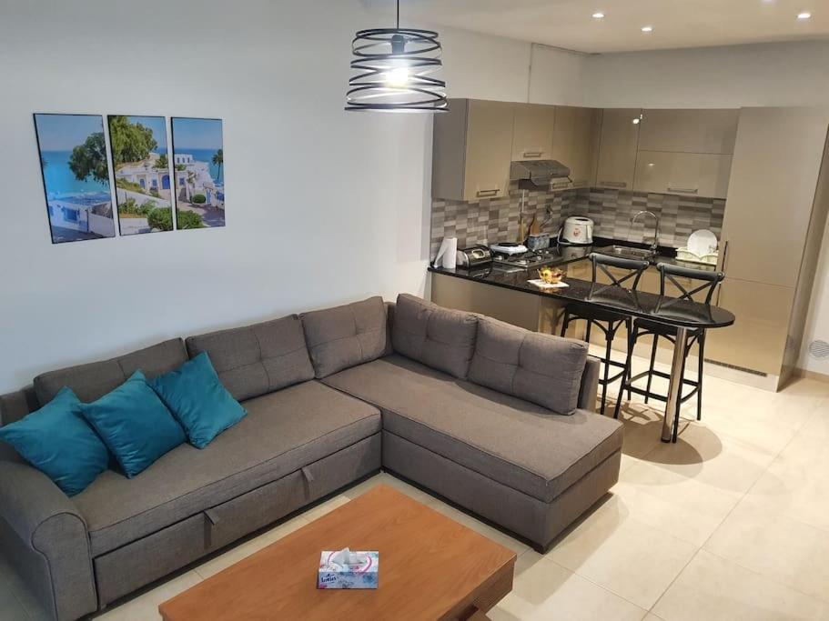 Lovely 2 Bedroom Appartment with private pool