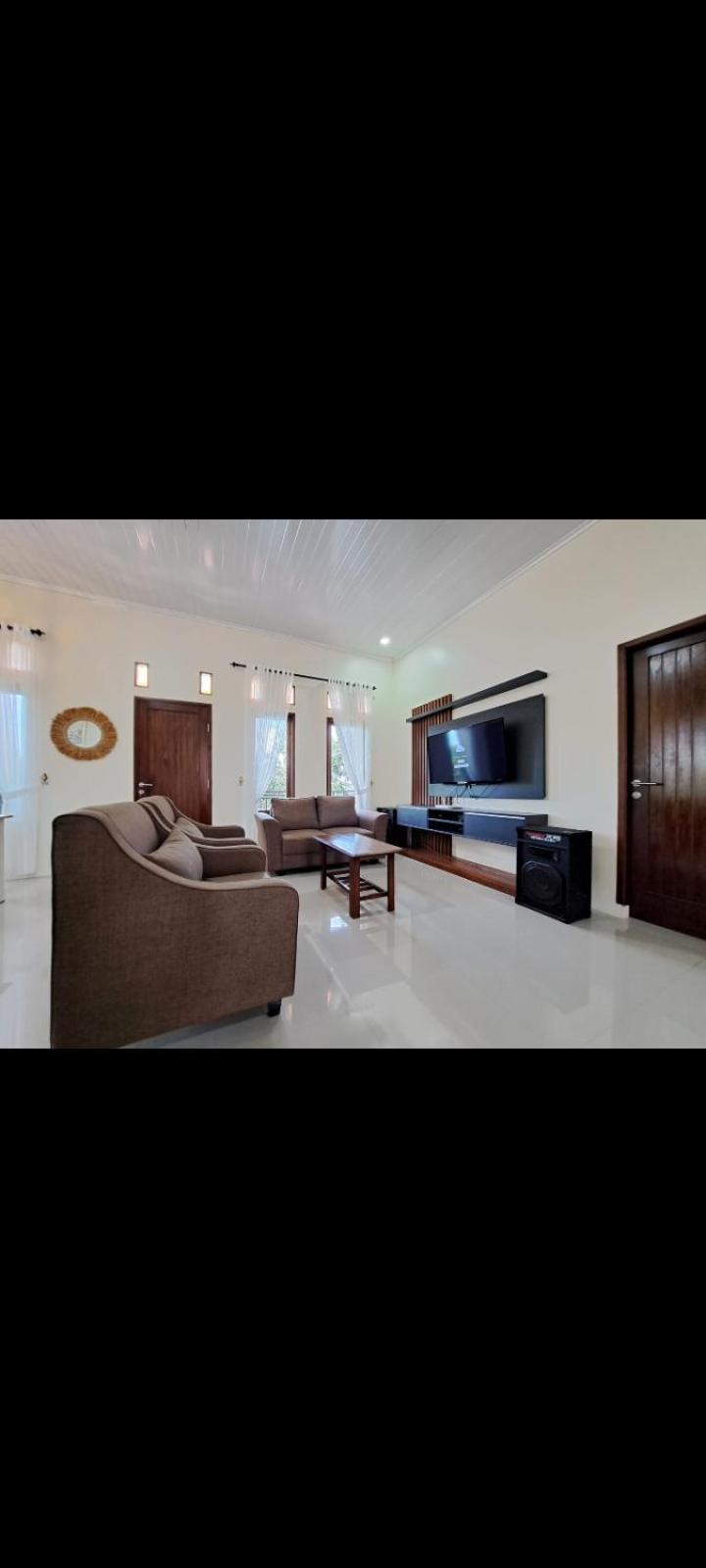 Villa Junior family view 2