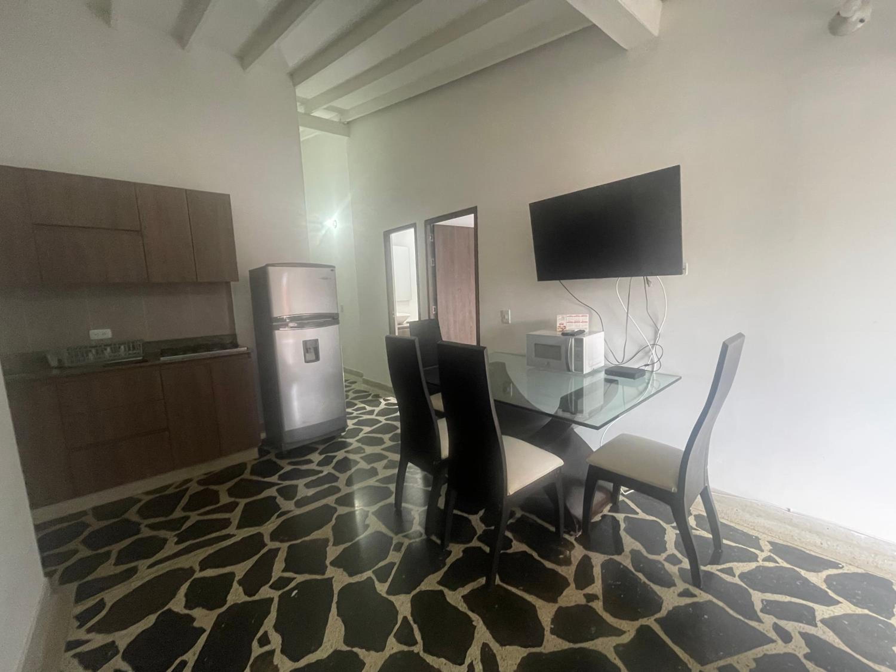 Apartamento amplio en laureles, excelente ubicación, 3 alcobas 403