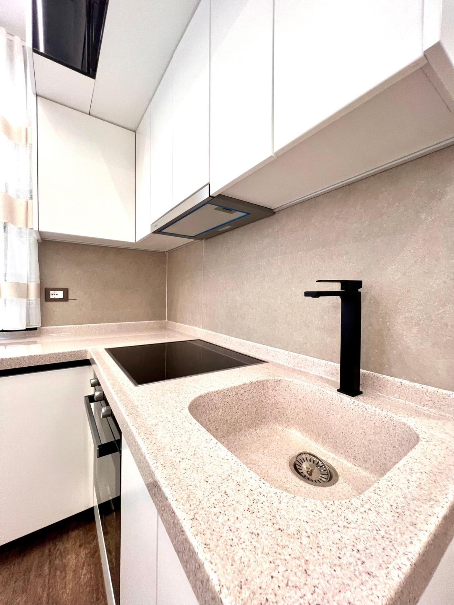 HRS luxury apartments 102