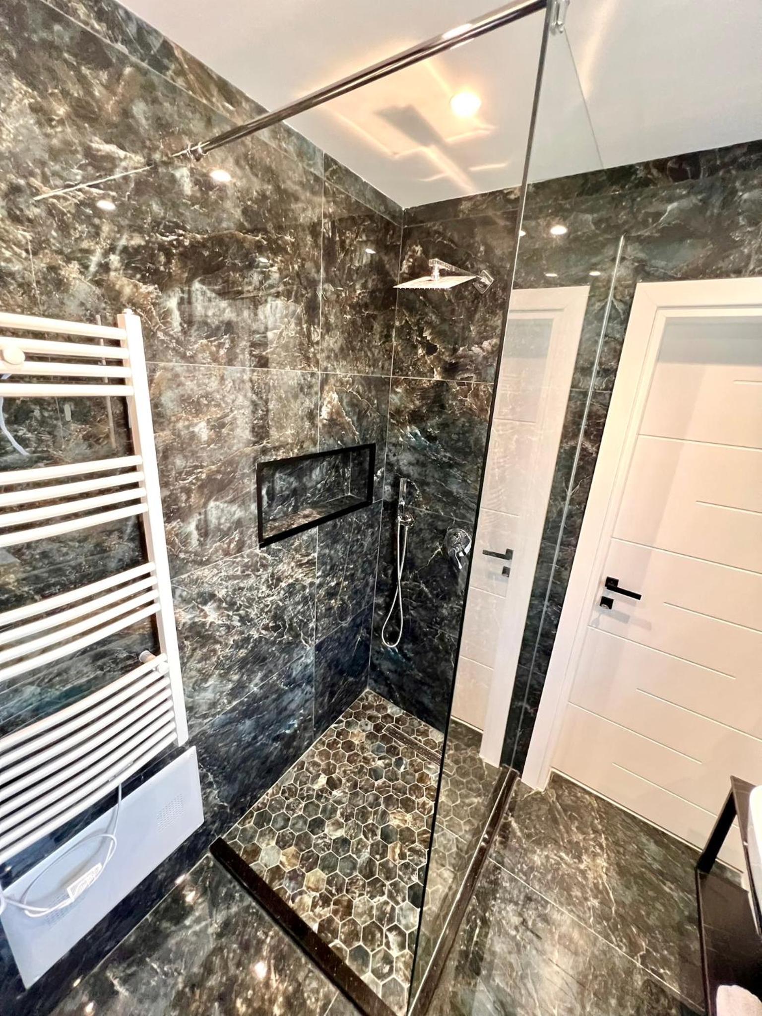 HRS luxury apartments 102