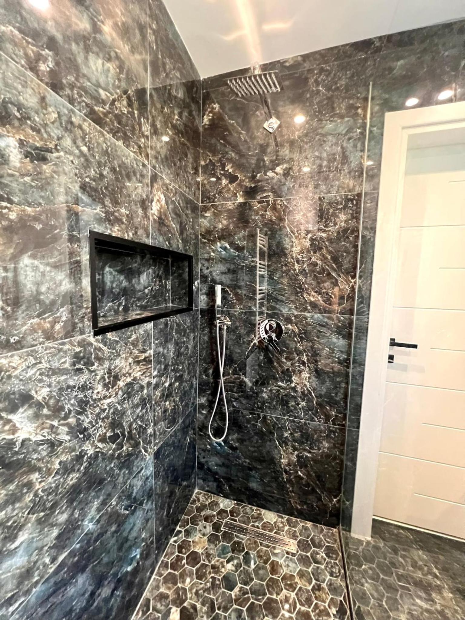 HRS luxury apartments 102