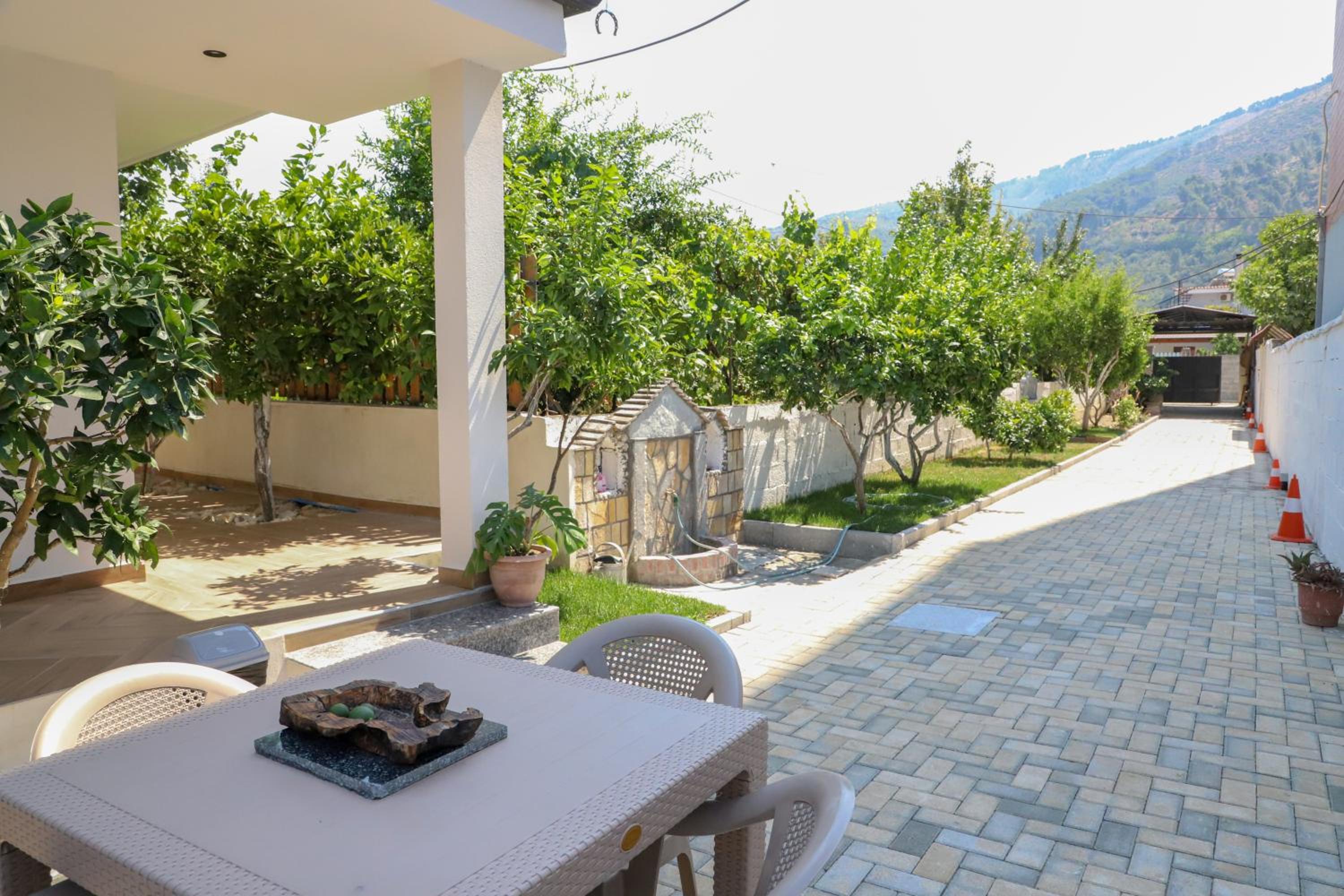 Guest House ESANBJA