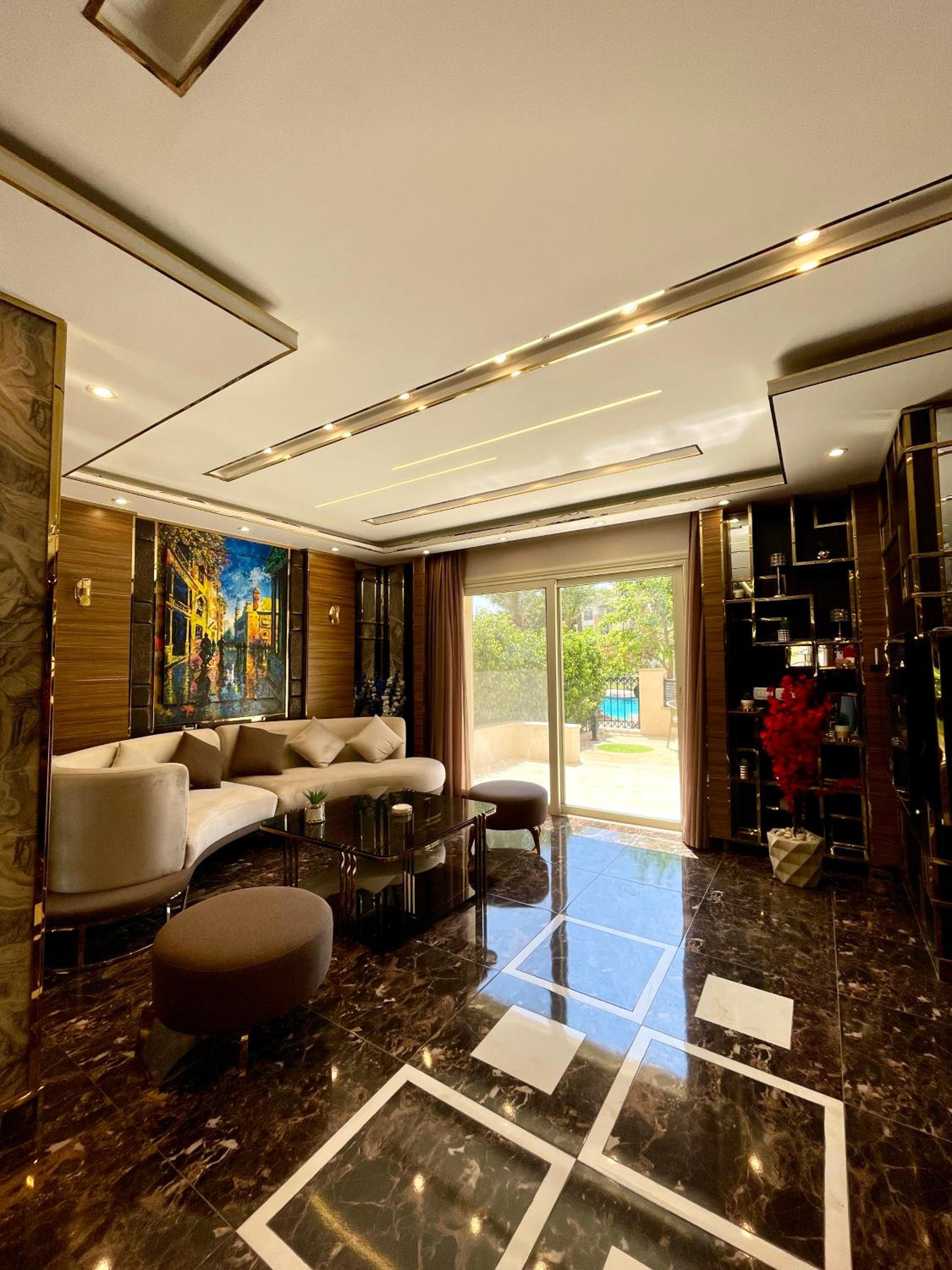 Direct on the Pool 3BR Luxury Apartment