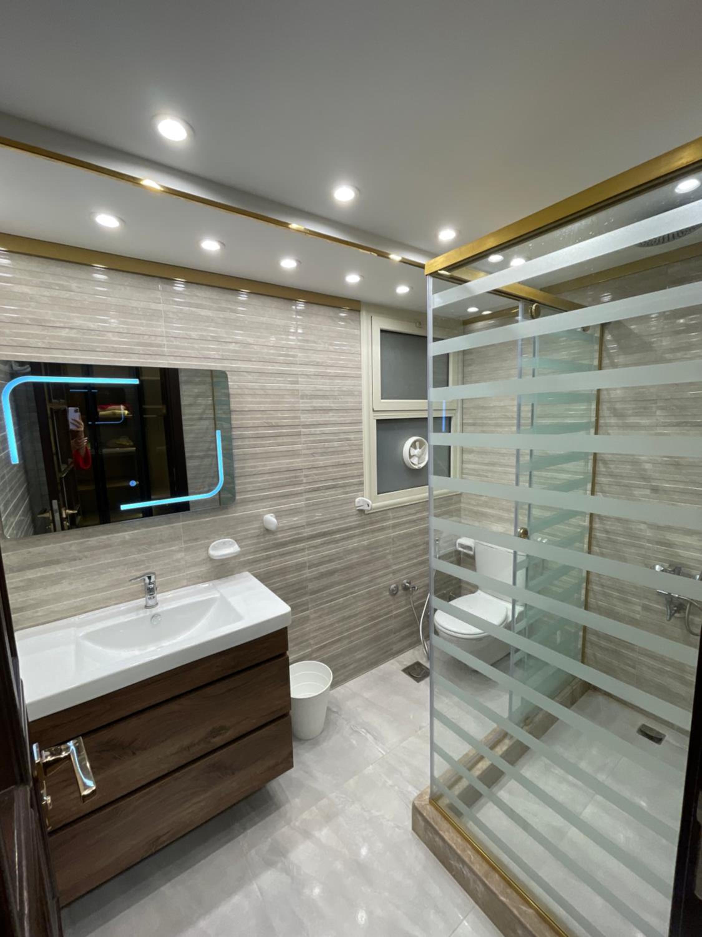 Direct on the Pool 3BR Luxury Apartment