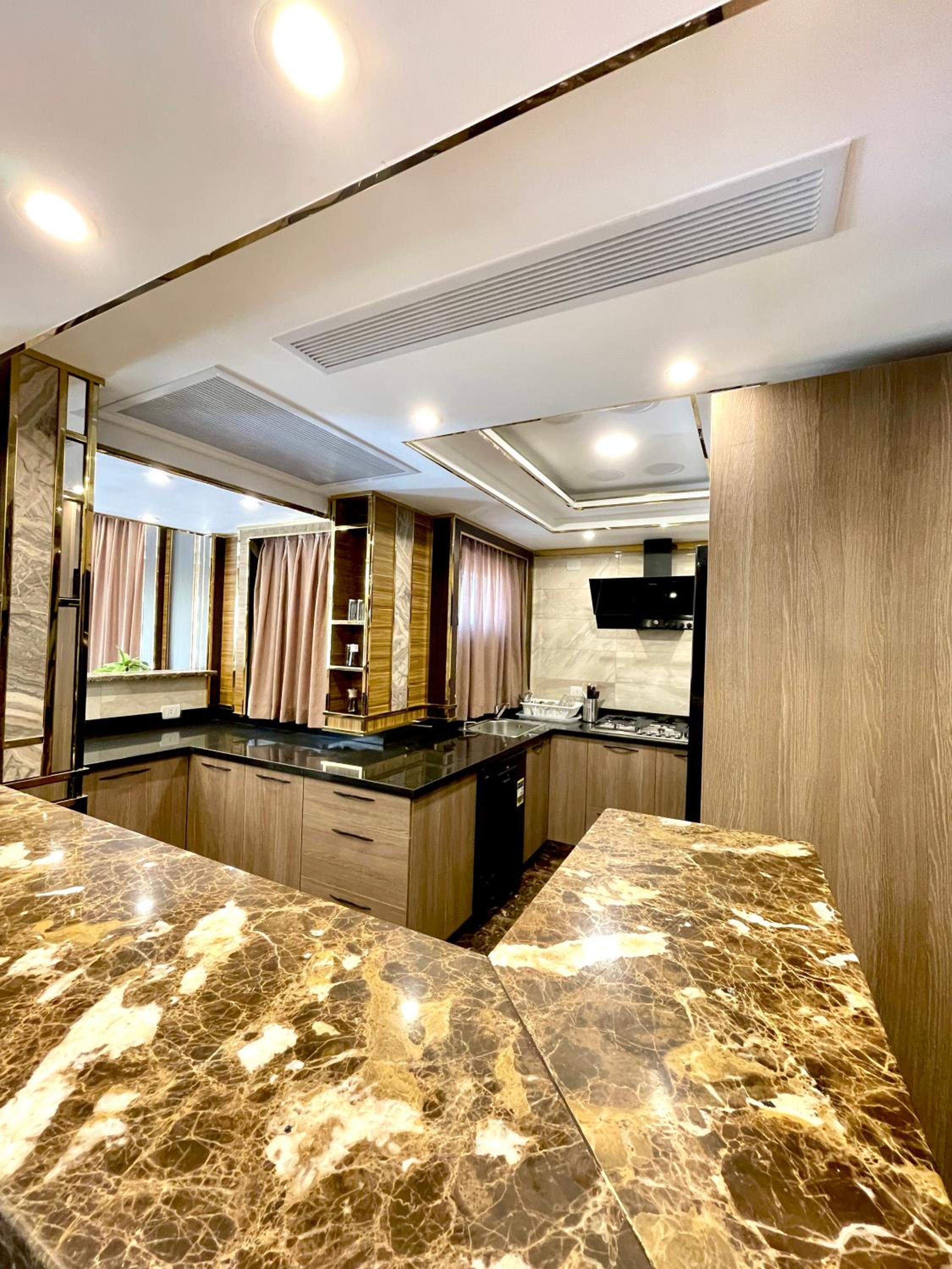 Direct on the Pool 3BR Luxury Apartment