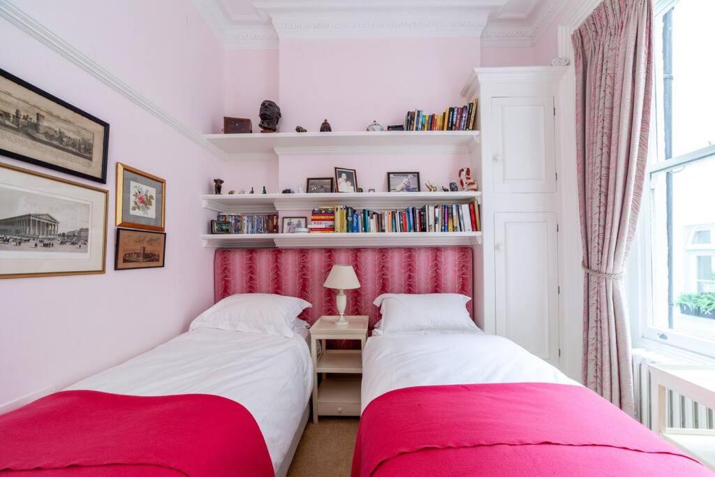 Elegant 2-Bedroom Flat in South Kensington, London