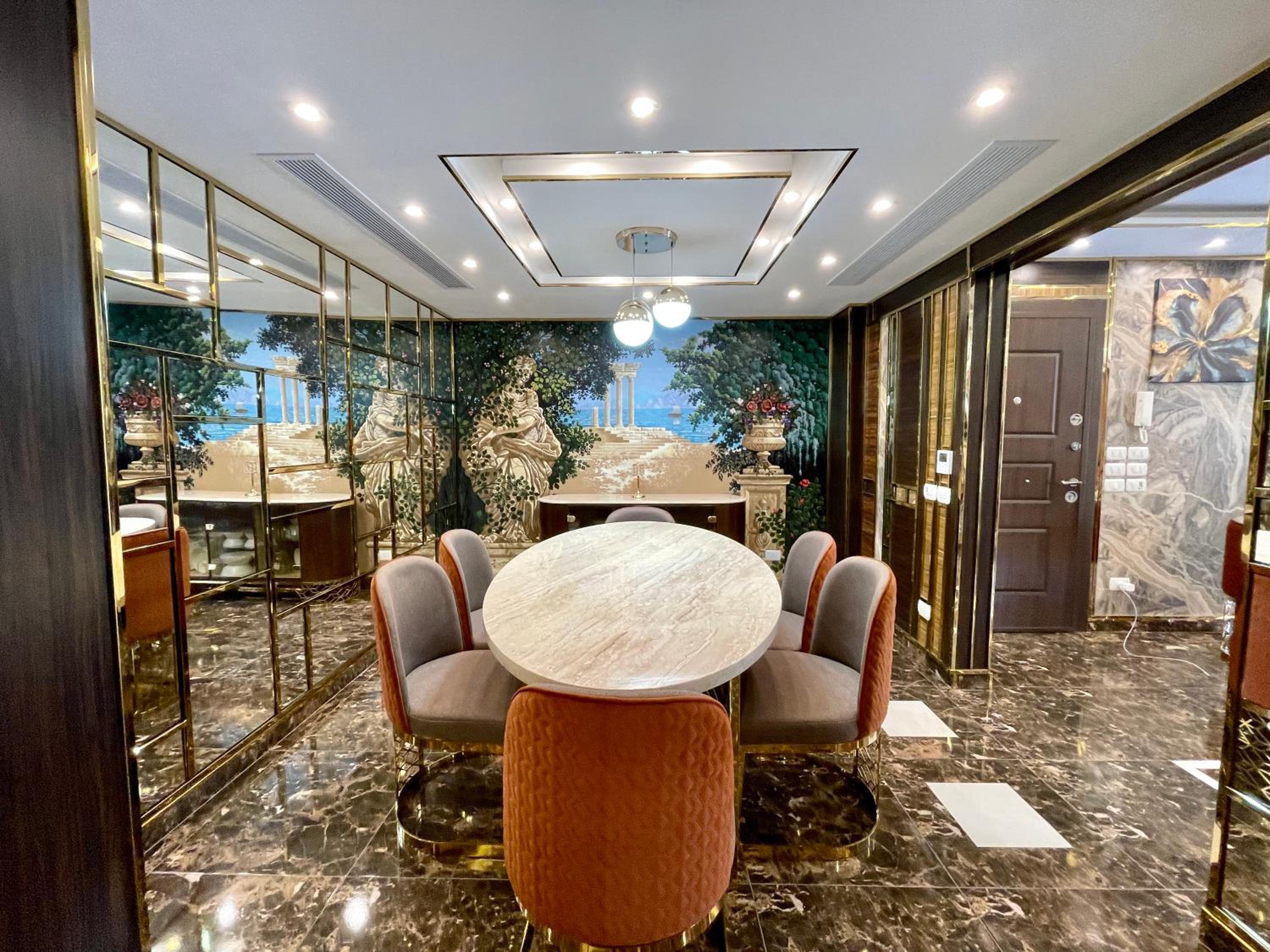 Direct on the Pool 3BR Luxury Apartment