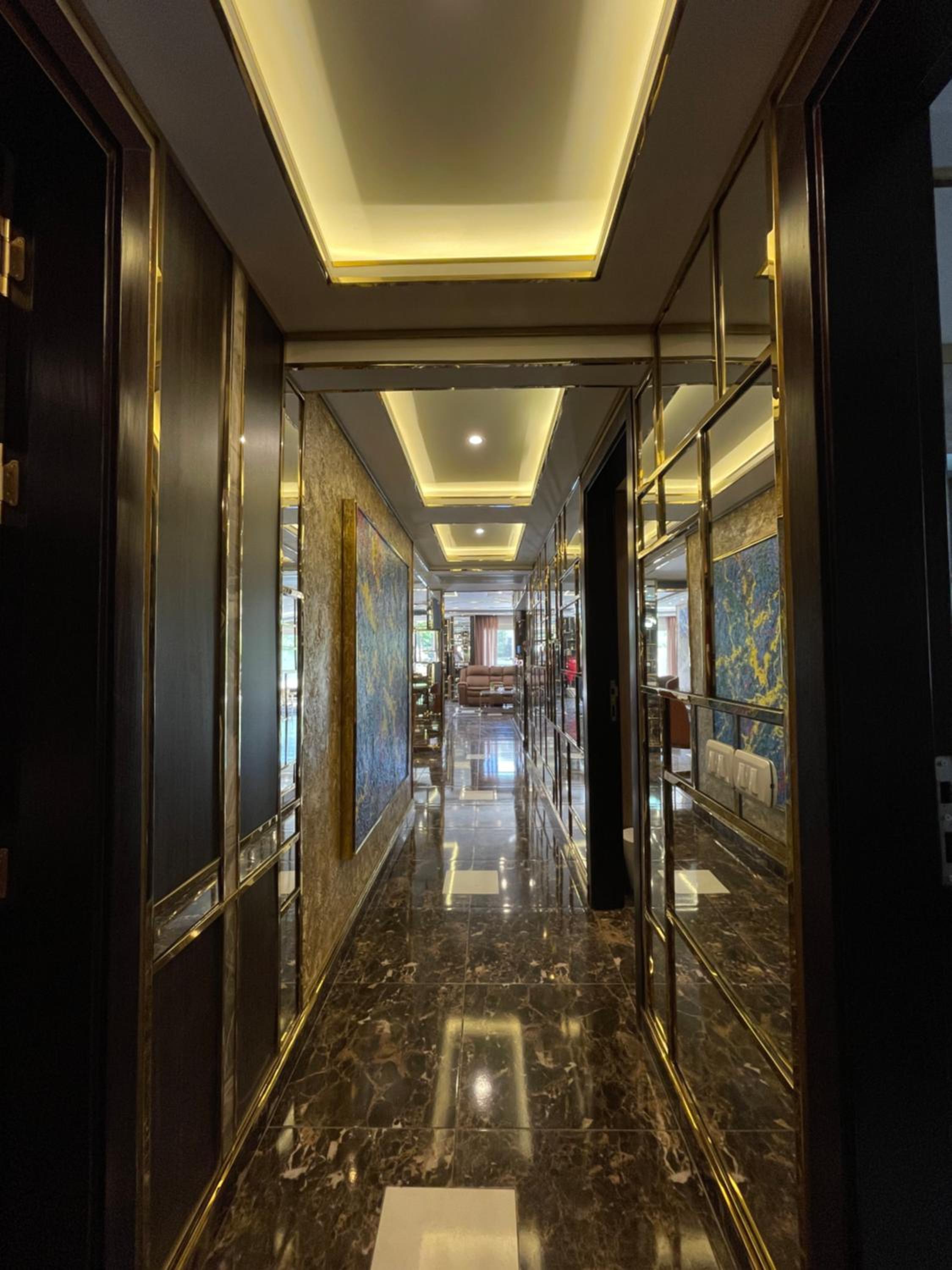 Direct on the Pool 3BR Luxury Apartment
