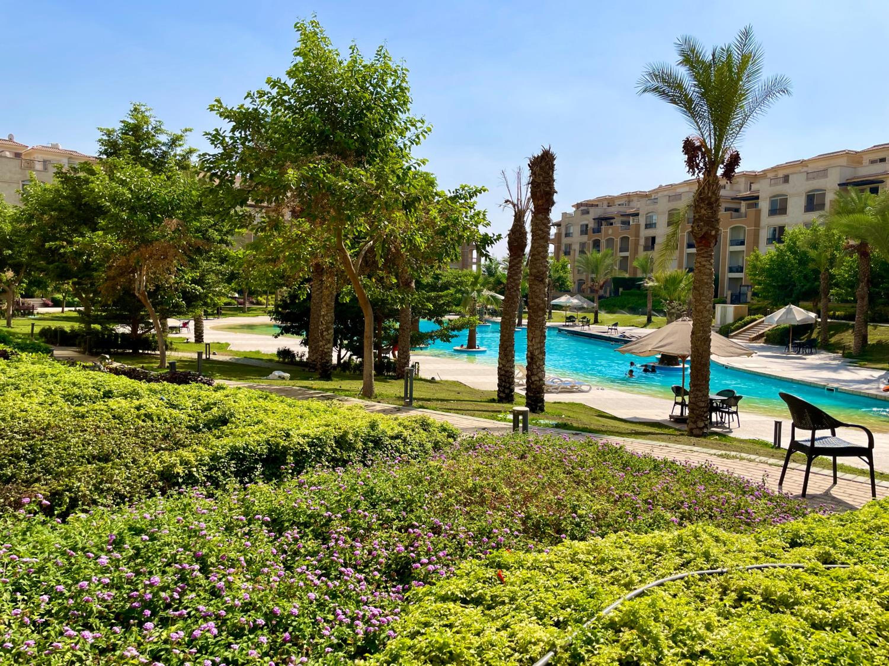 Direct on the Pool 3BR Luxury Apartment