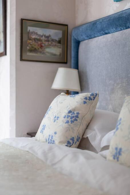 Elegant 2-Bedroom Flat in South Kensington, London