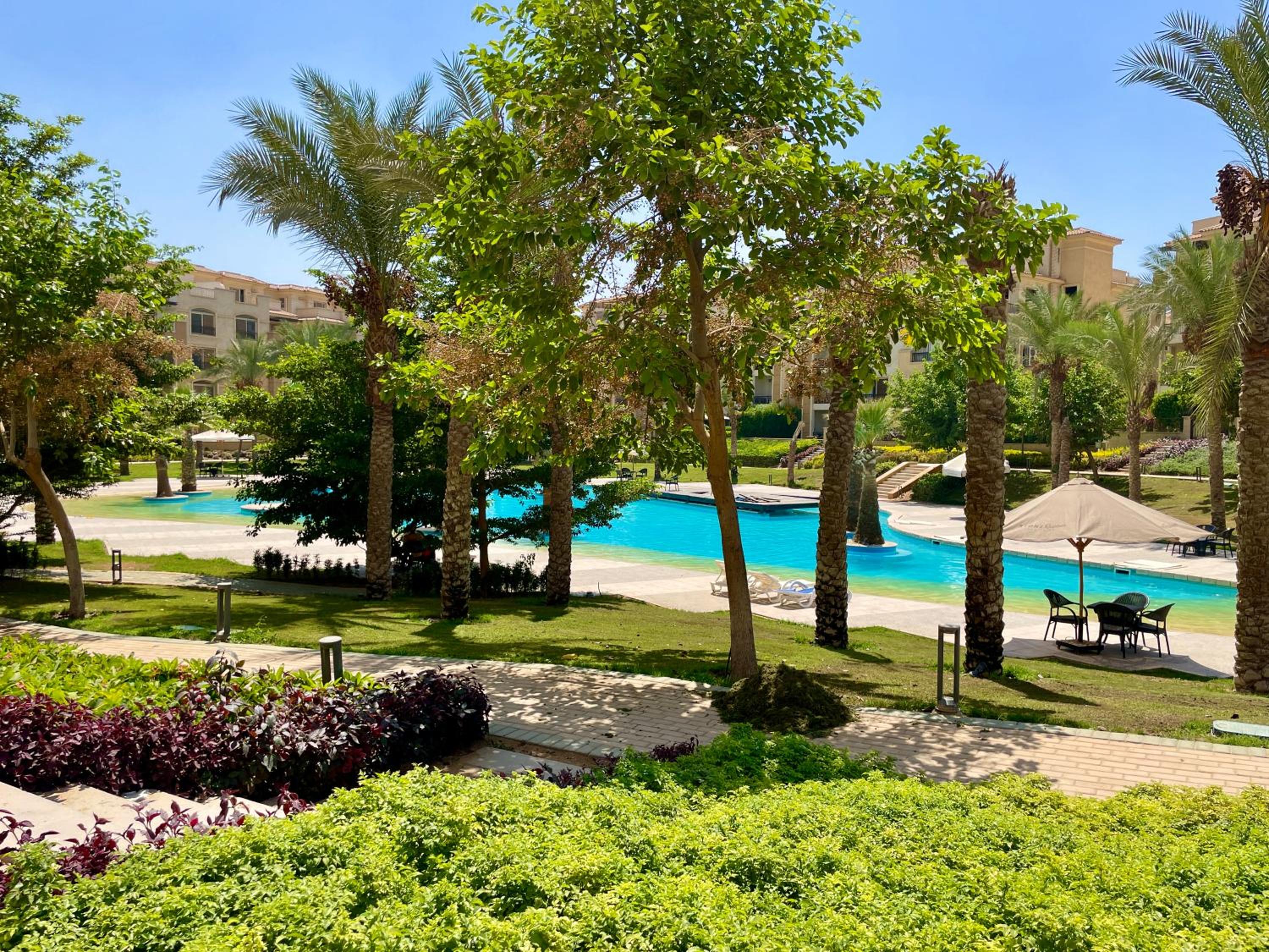 Direct on the Pool 3BR Luxury Apartment