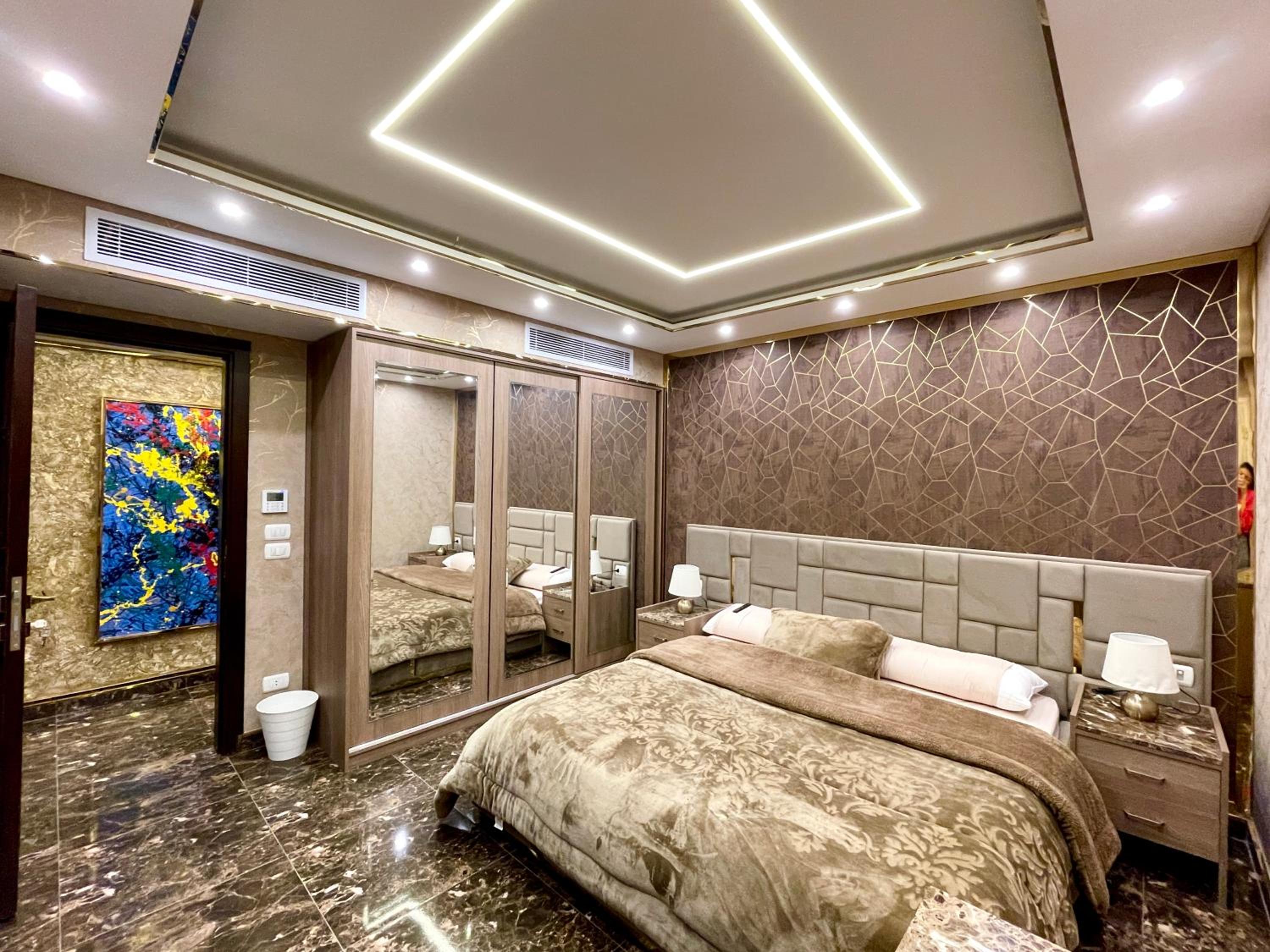 Direct on the Pool 3BR Luxury Apartment