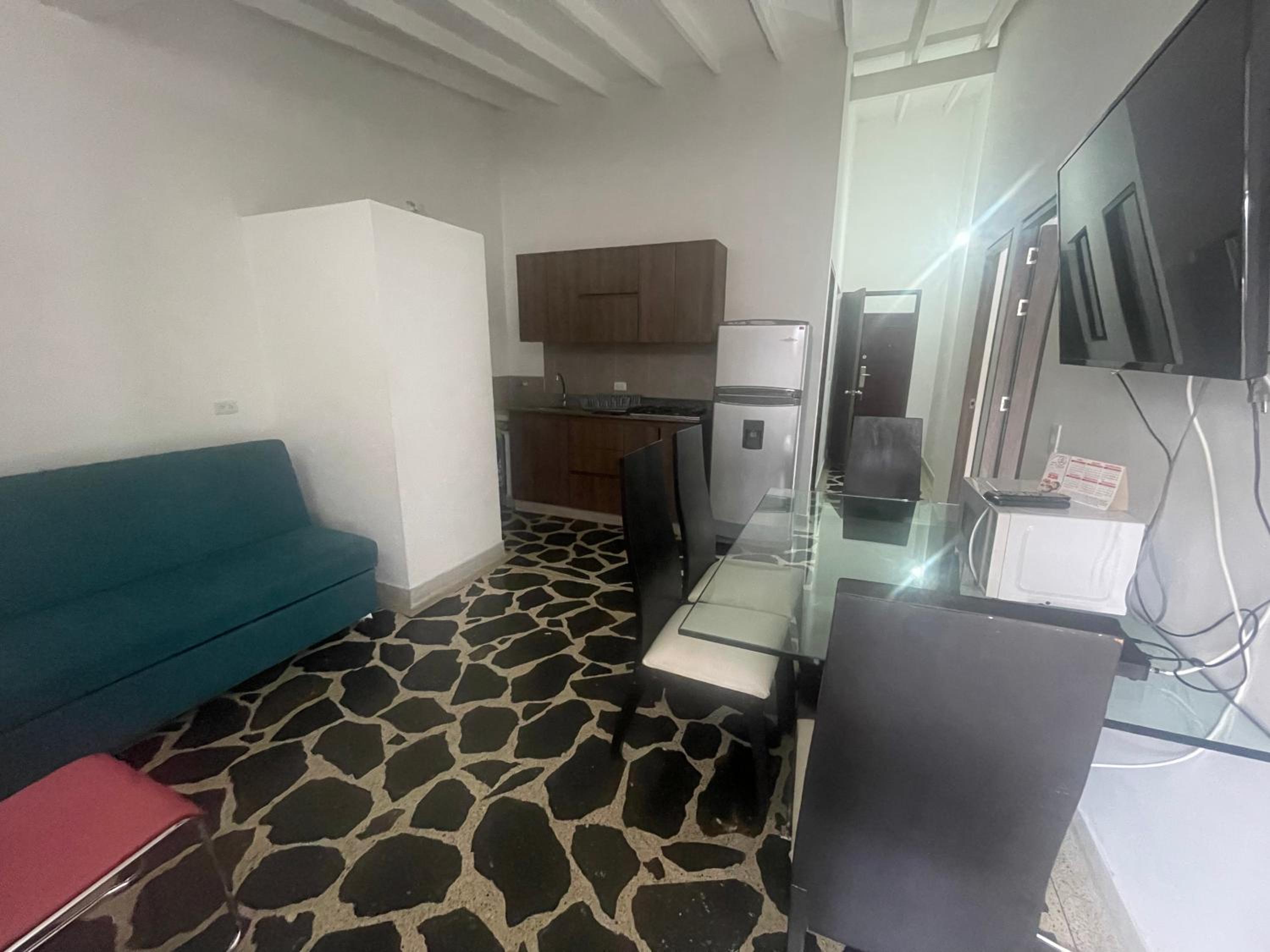 Apartamento amplio en laureles, excelente ubicación, 3 alcobas 403