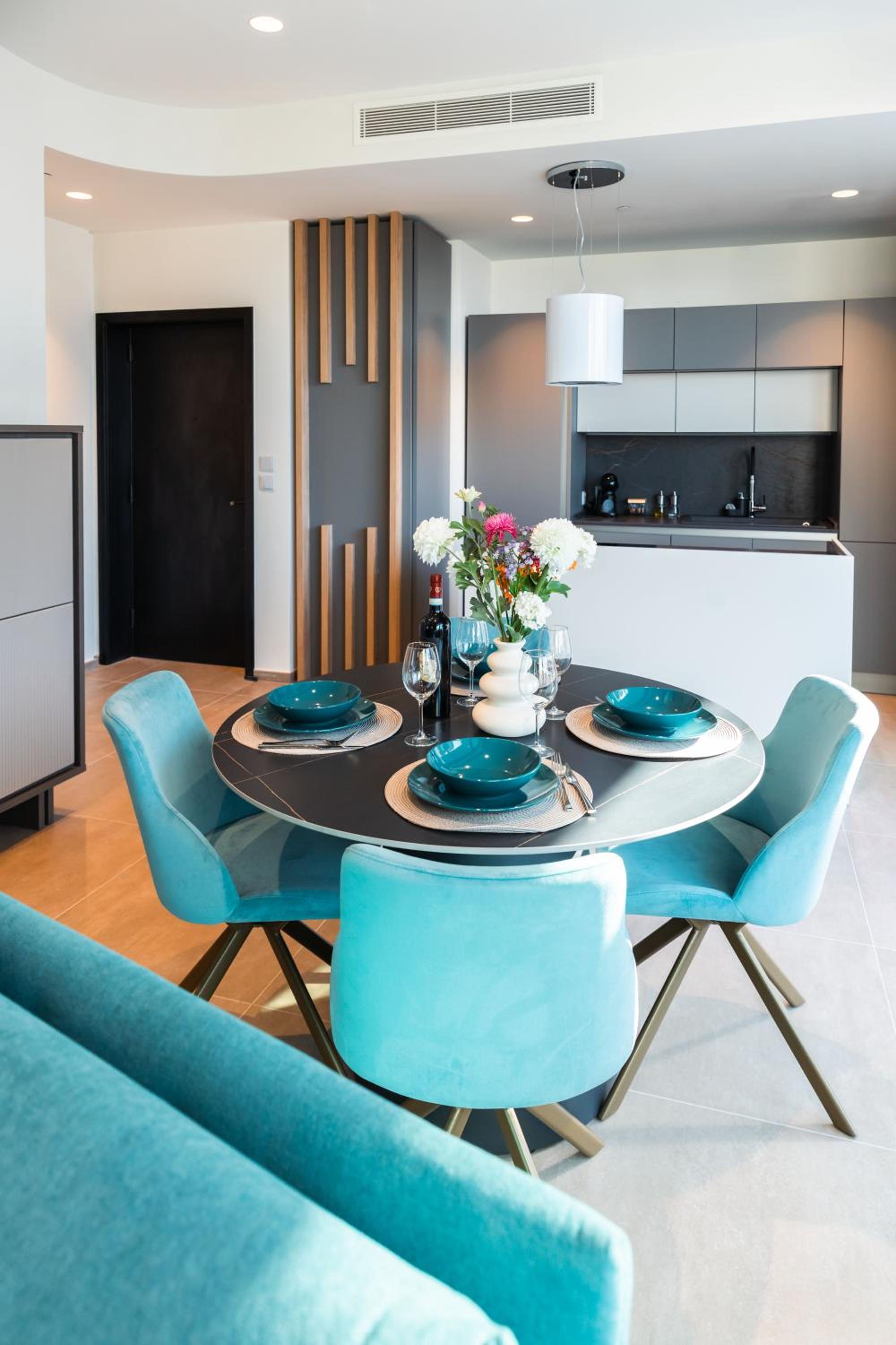 Mercury Tower Exclusive 1BR w Rooftop Pool by Arco Collection photo 5