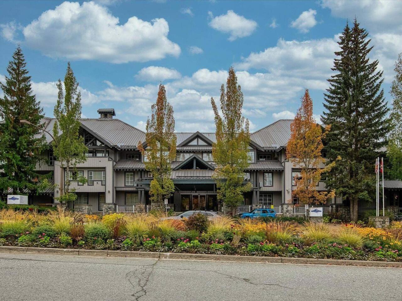 Glacier Lodge Premiere Suite