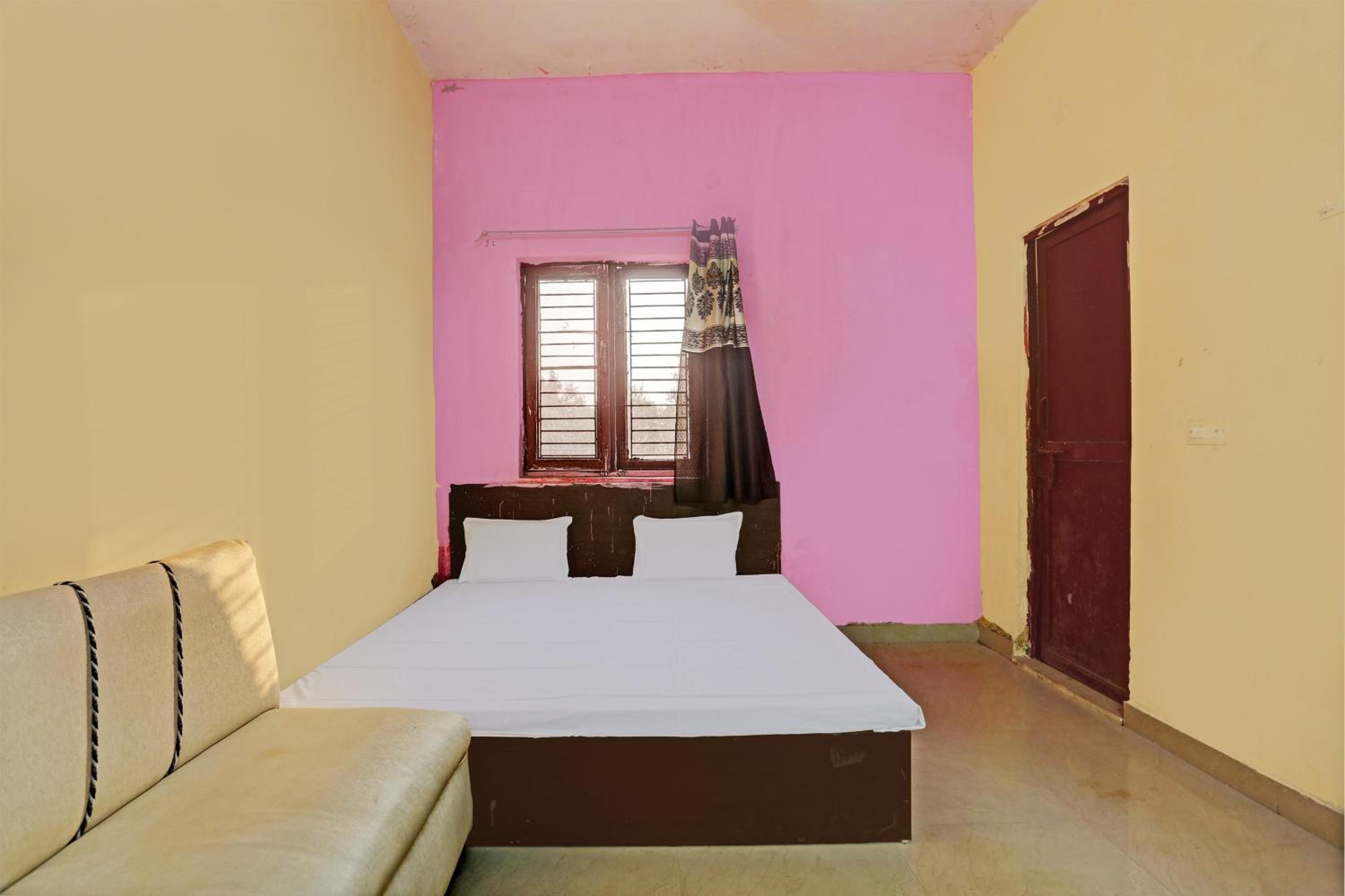 Hotel O Kamla banquet hall
