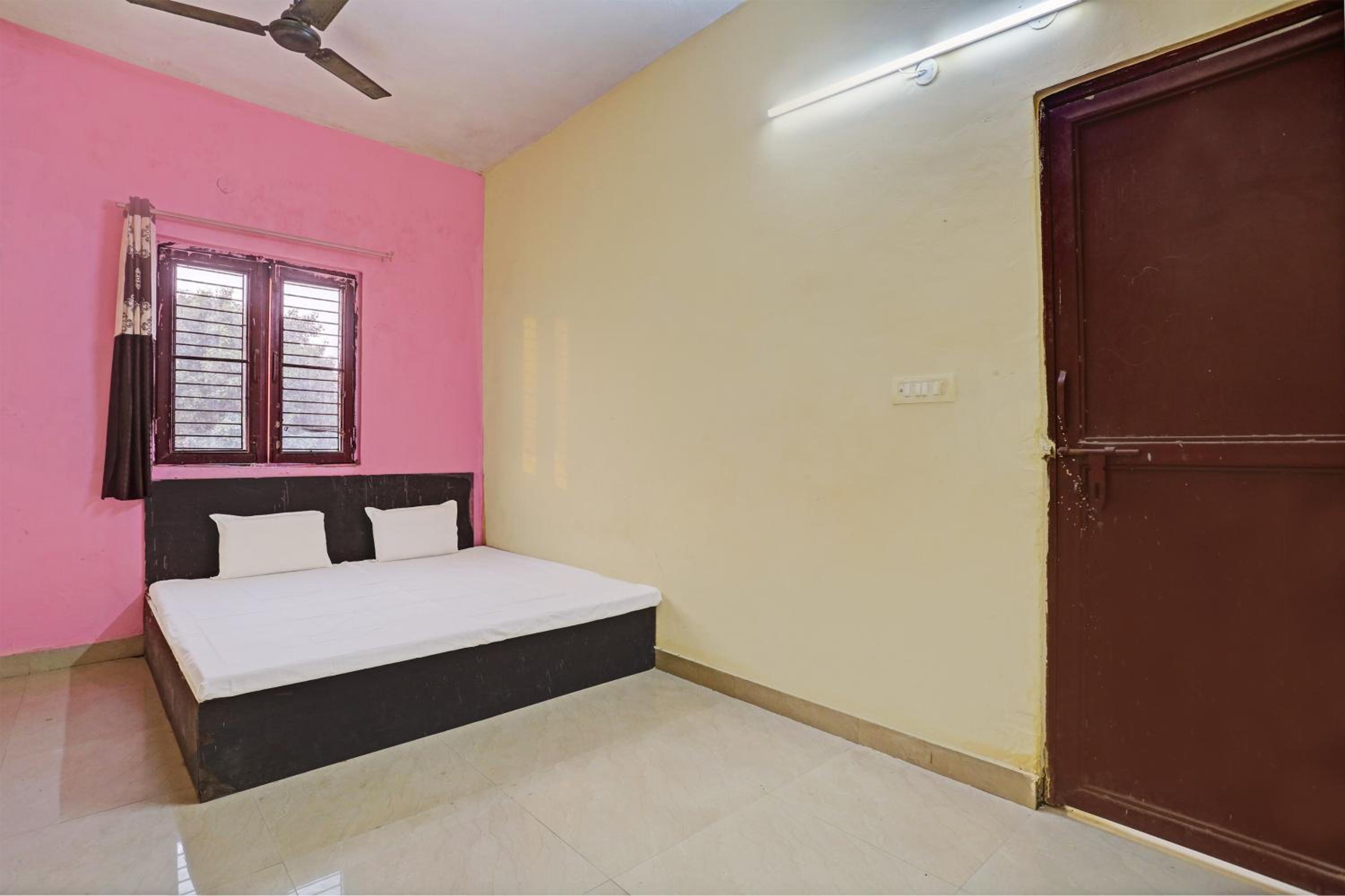 Hotel O Kamla banquet hall