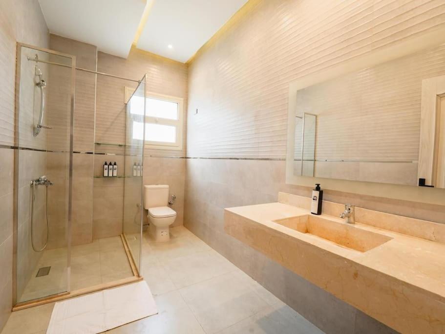 3 BDR Serviced Pyramid-View APT in Giza, Egypt