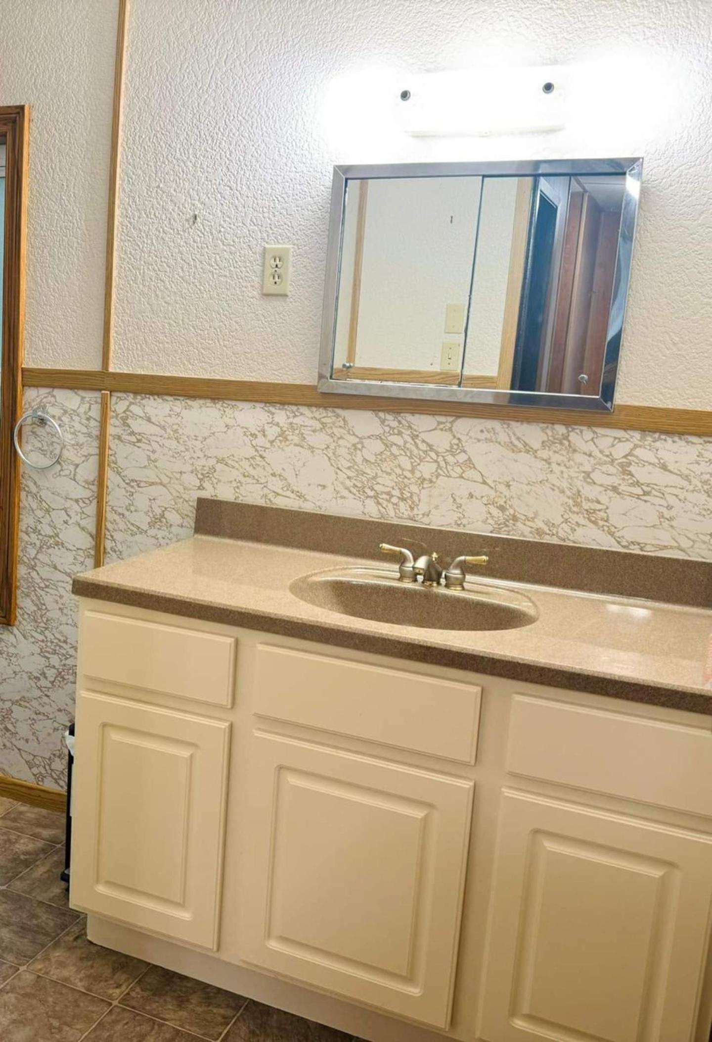 Chatham Retreat - 40 Off - New Listing