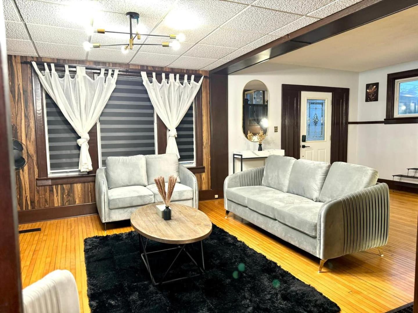 Chatham Retreat - 40 Off - New Listing