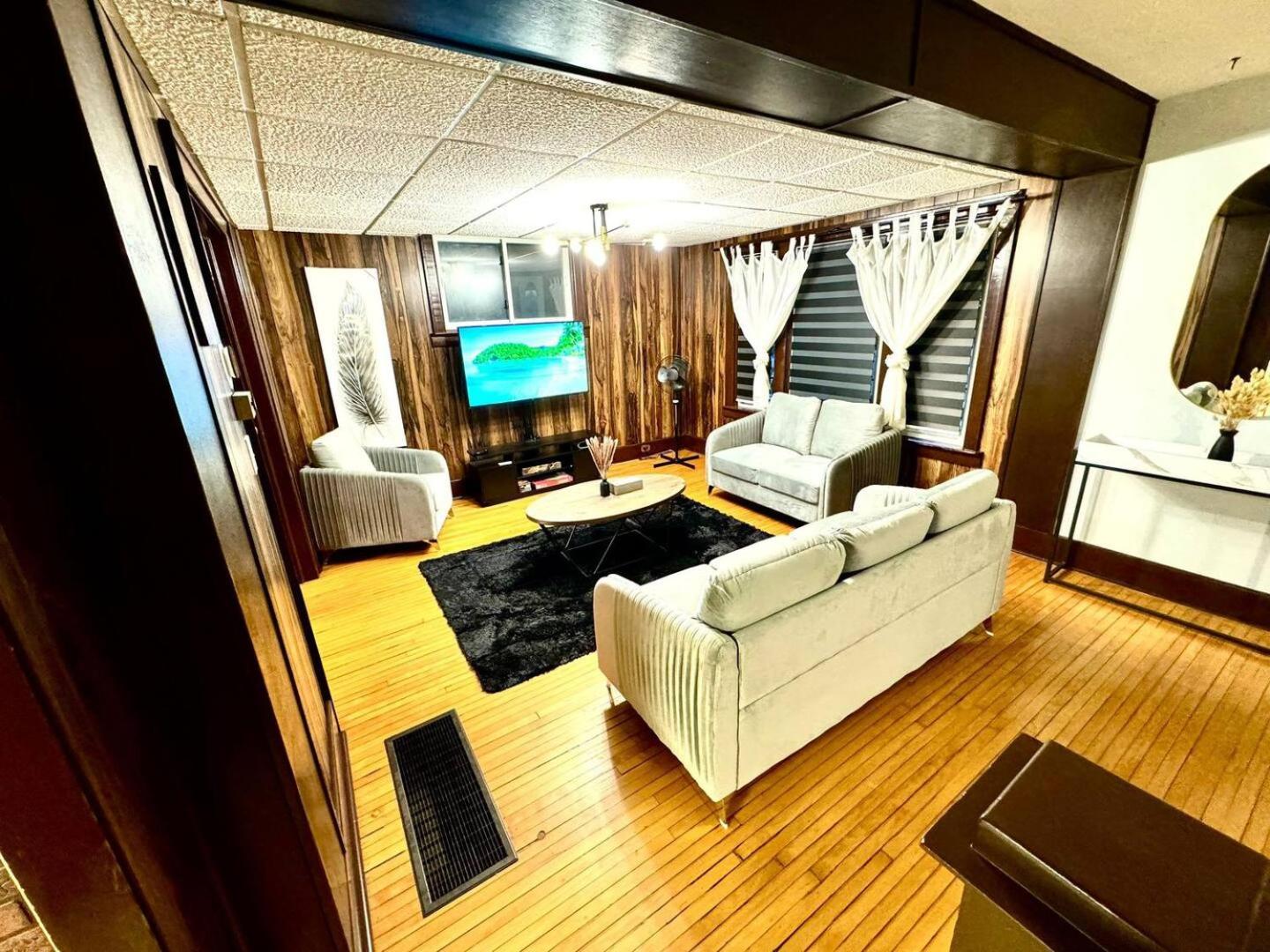 Chatham Retreat - 40 Off - New Listing