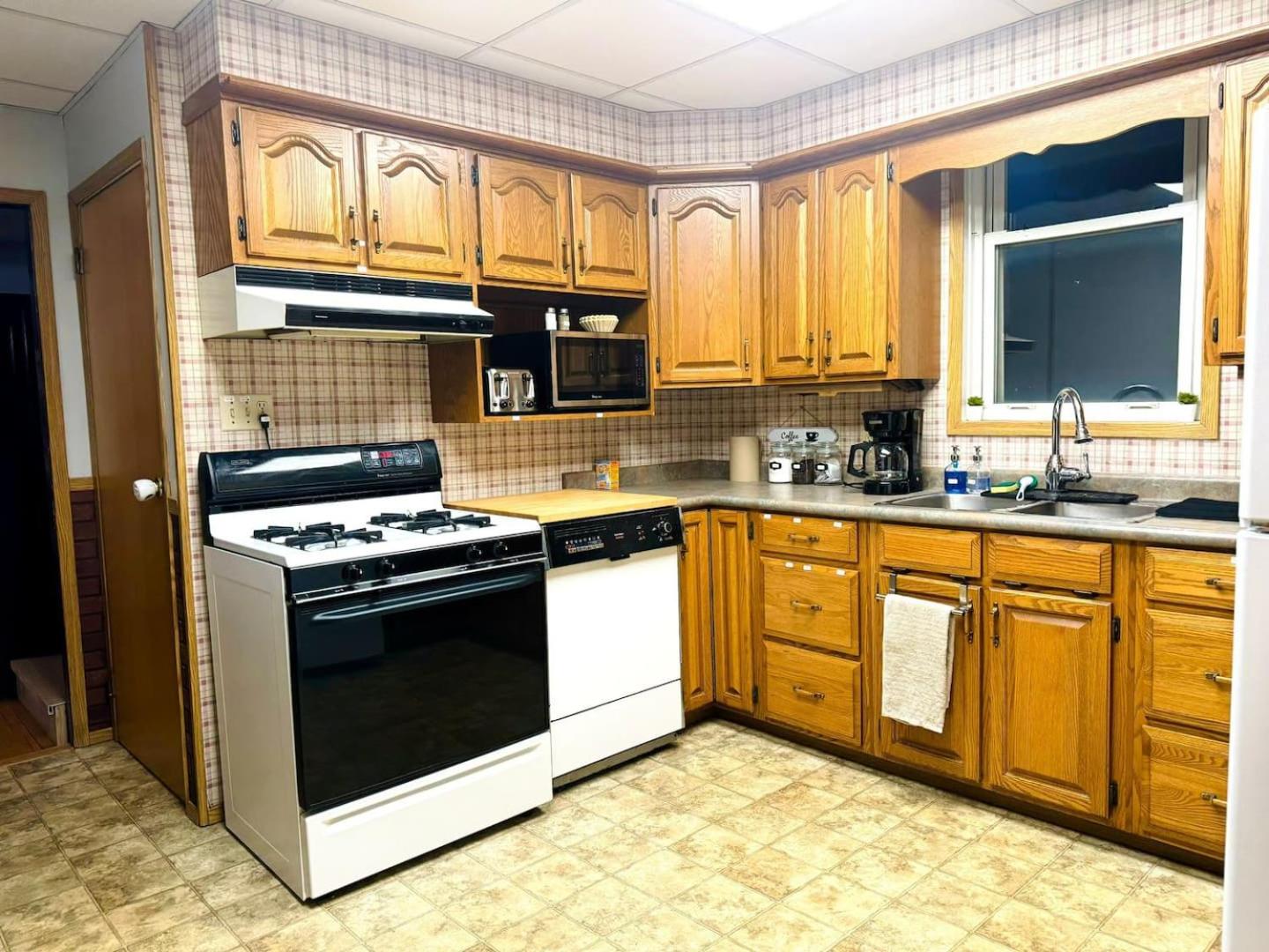 Chatham Retreat - 40 Off - New Listing