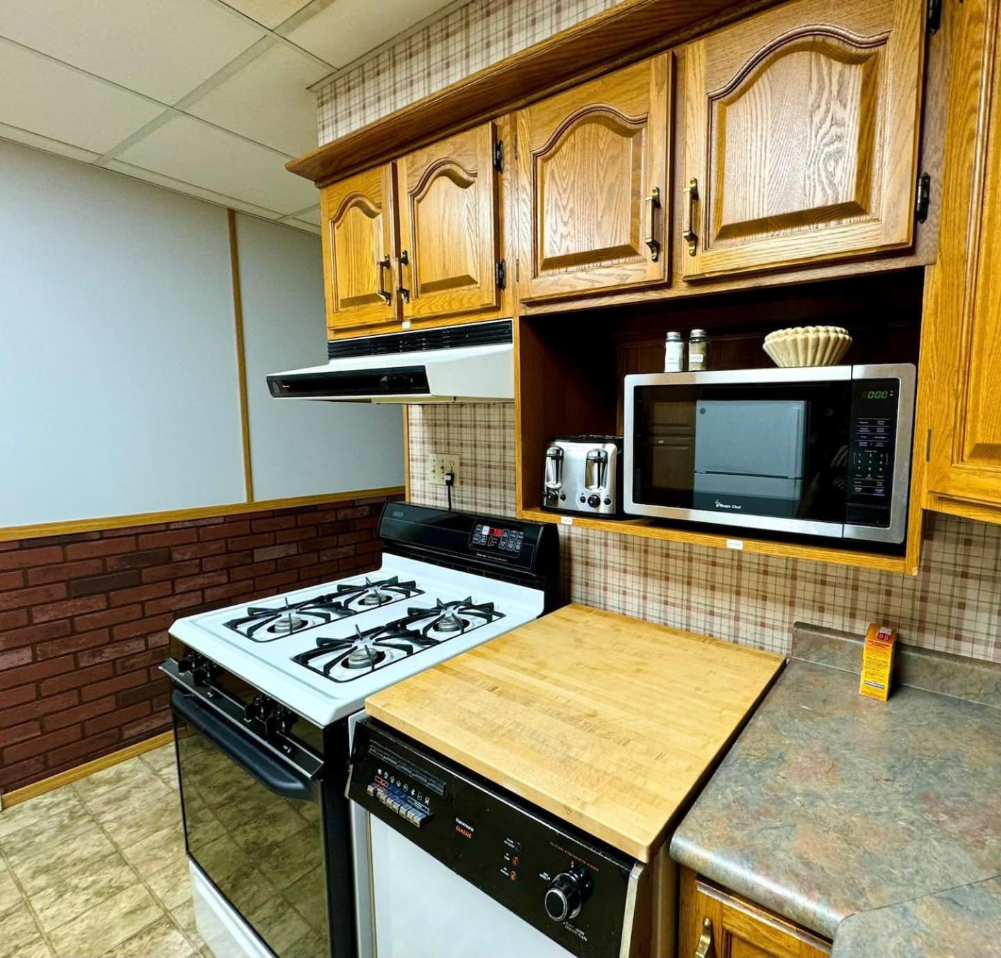 Chatham Retreat - 40 Off - New Listing