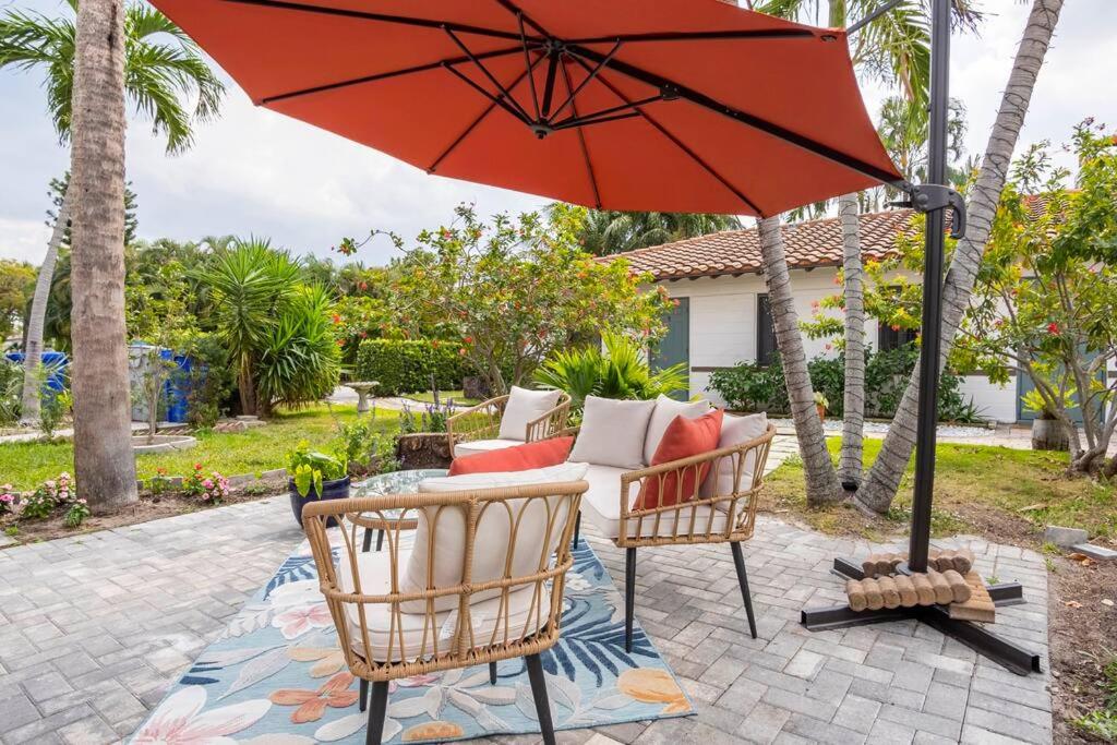 Sunny Retreat in Flamingo Suite!