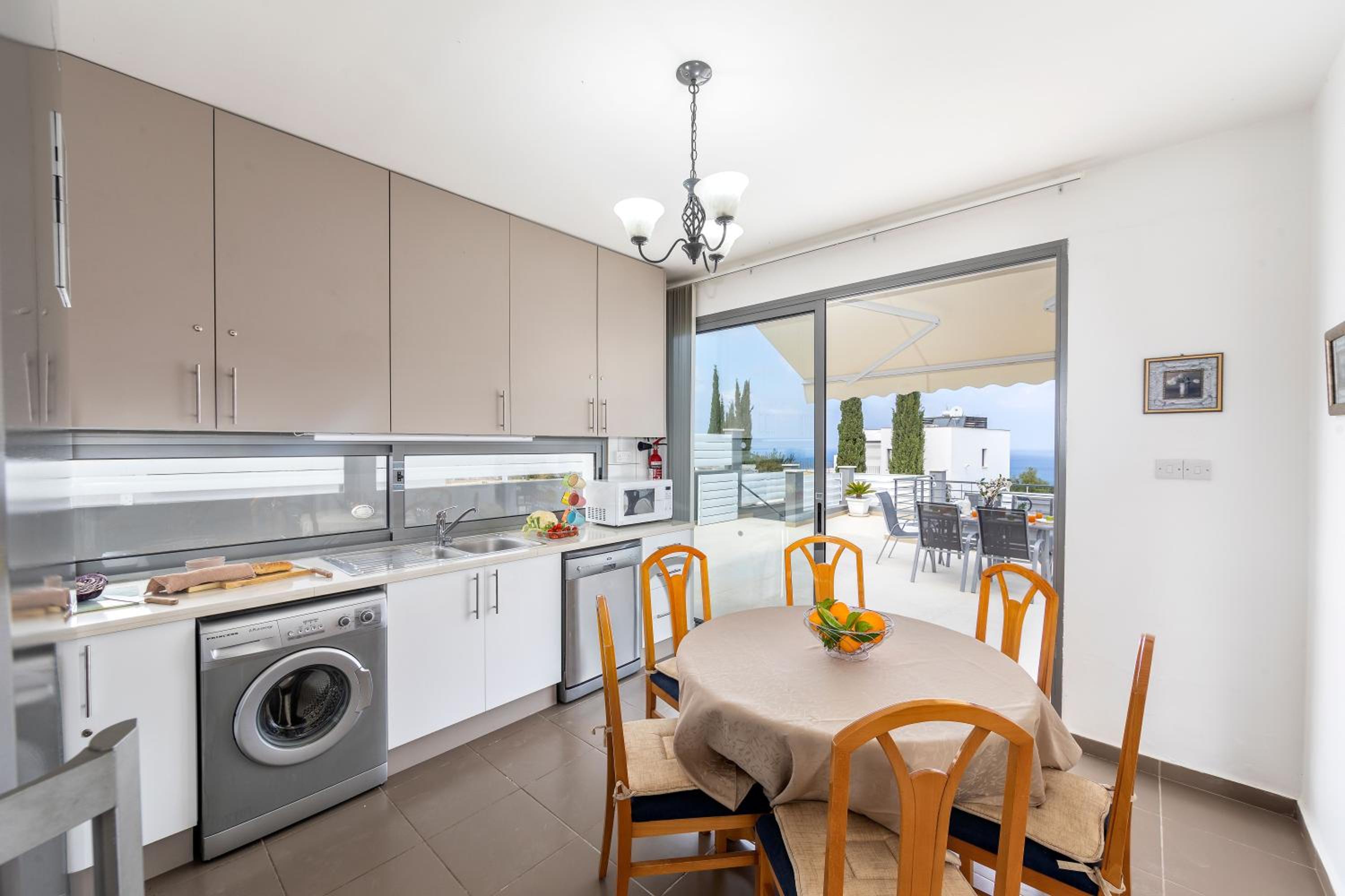 Lenia's Sea View Villa
