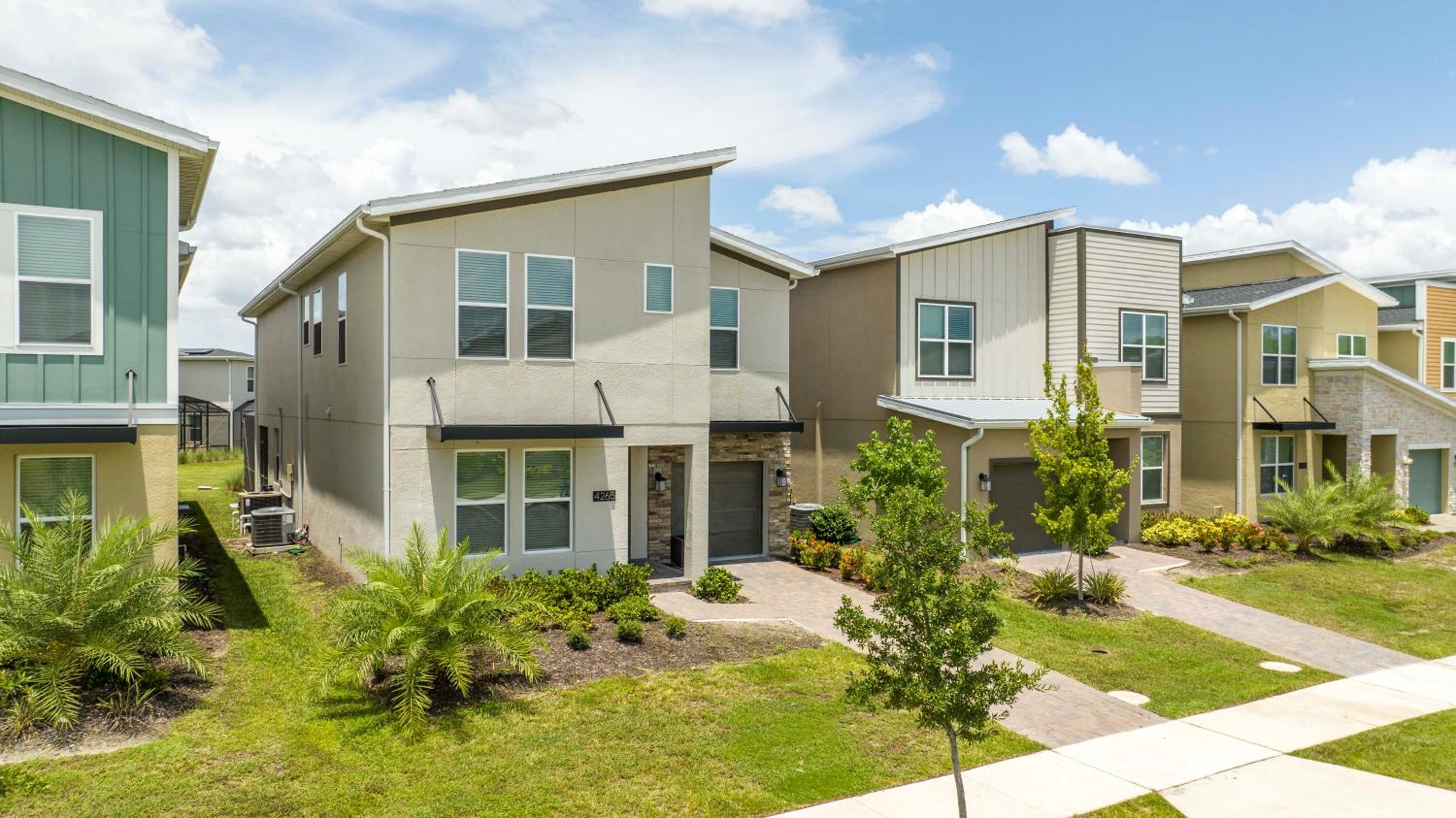 Luxury 6BR Resort Home - Pool, Hot Tub & BBQ - Near Disney! view 3