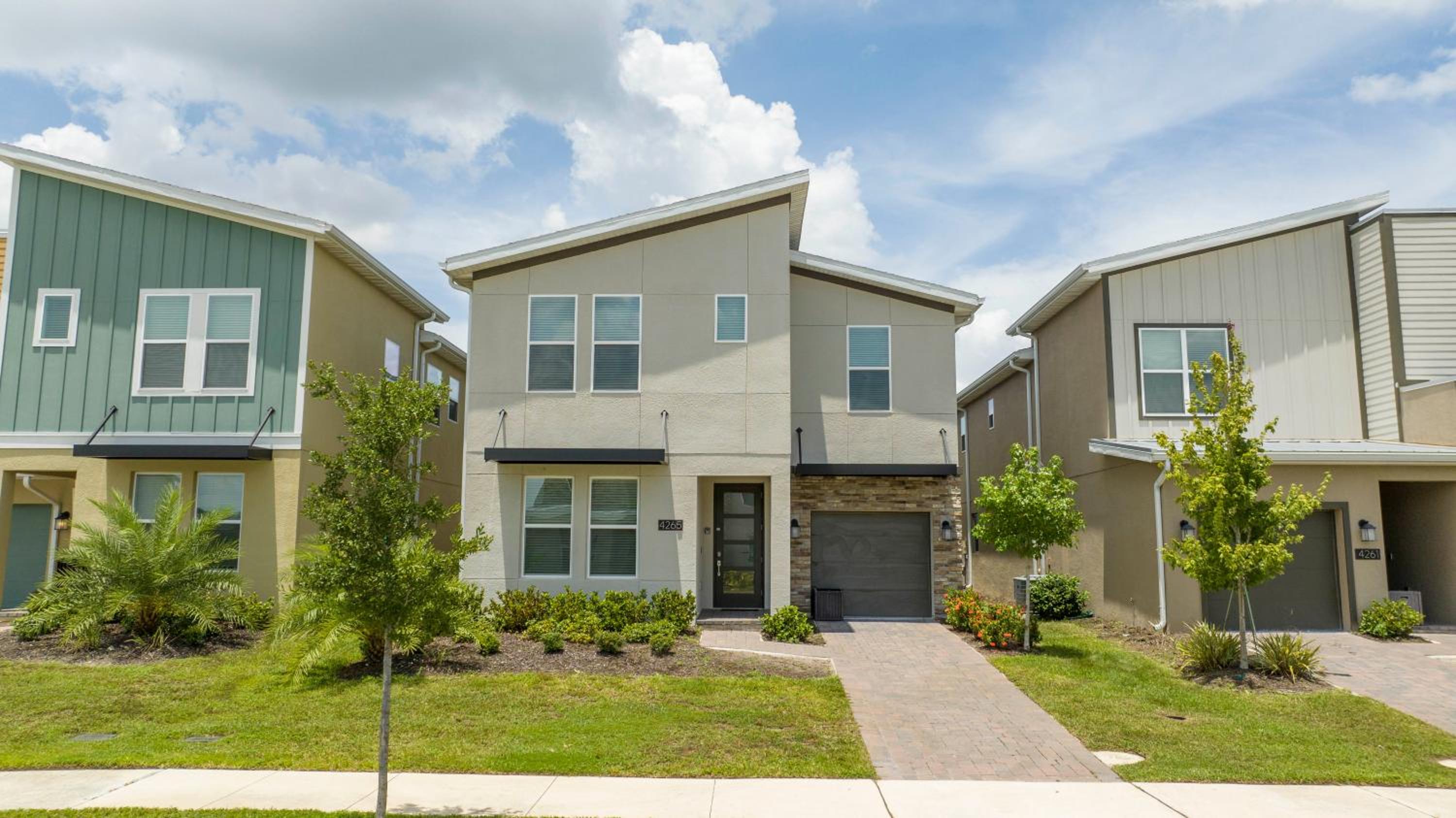 Luxury 6BR Resort Home - Pool, Hot Tub & BBQ - Near Disney! view 5