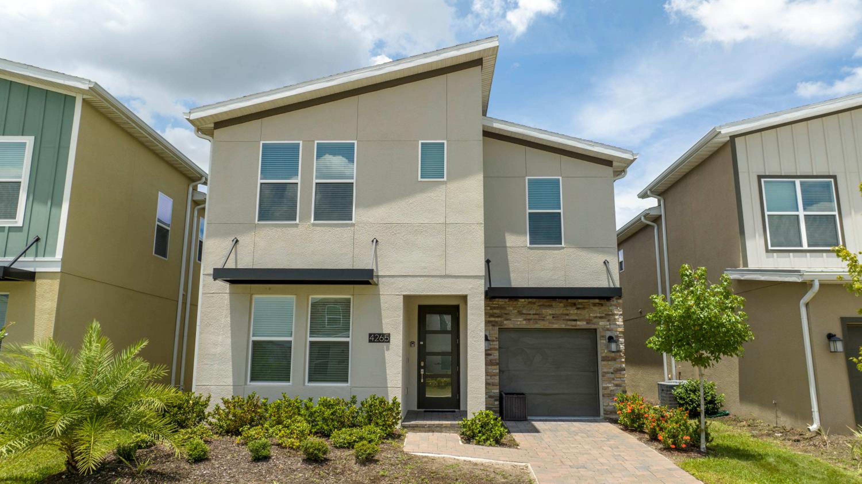 Luxury 6BR Resort Home - Pool, Hot Tub & BBQ - Near Disney! view 4