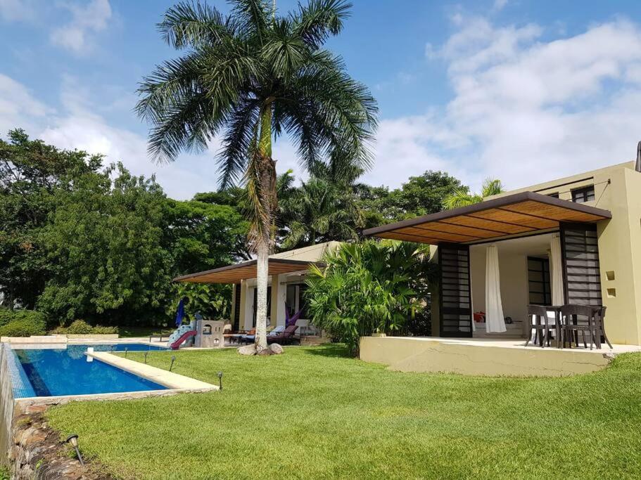 Casa en Club Mesa de Yeguas Anapoima Cun