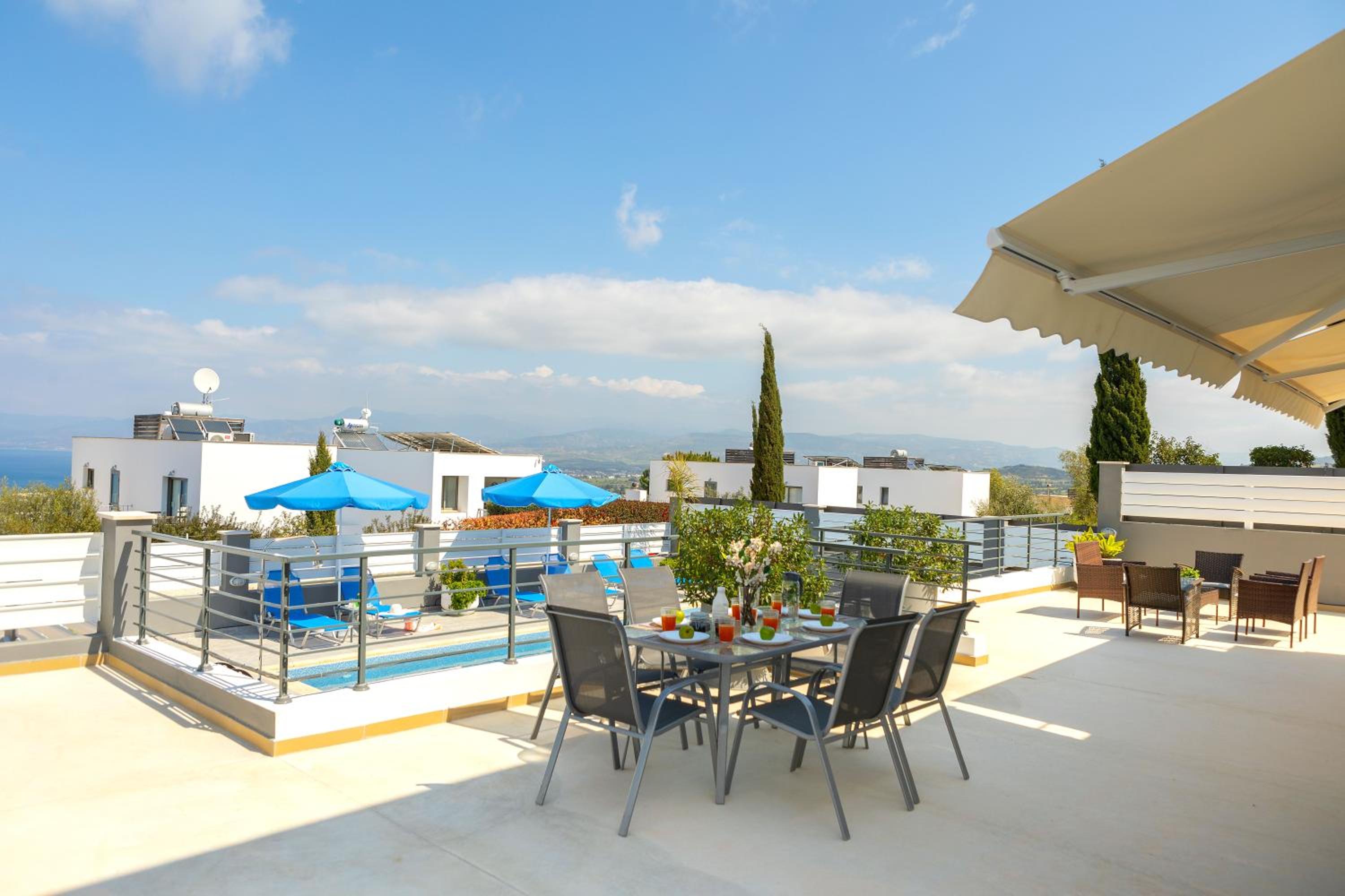 Lenia's Sea View Villa