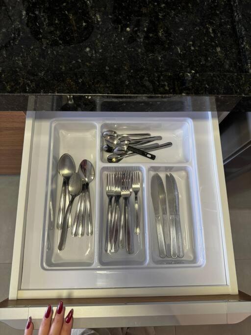 Apartamento Novo e Completo no Centro de Foz
